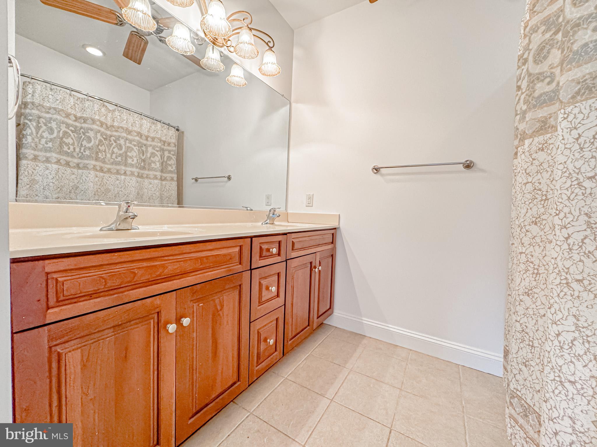 Fredericksburg, Virginia, 22405, United States, 5 Bedrooms Bedrooms, ,6 BathroomsBathrooms,Residential,For Sale,1765368