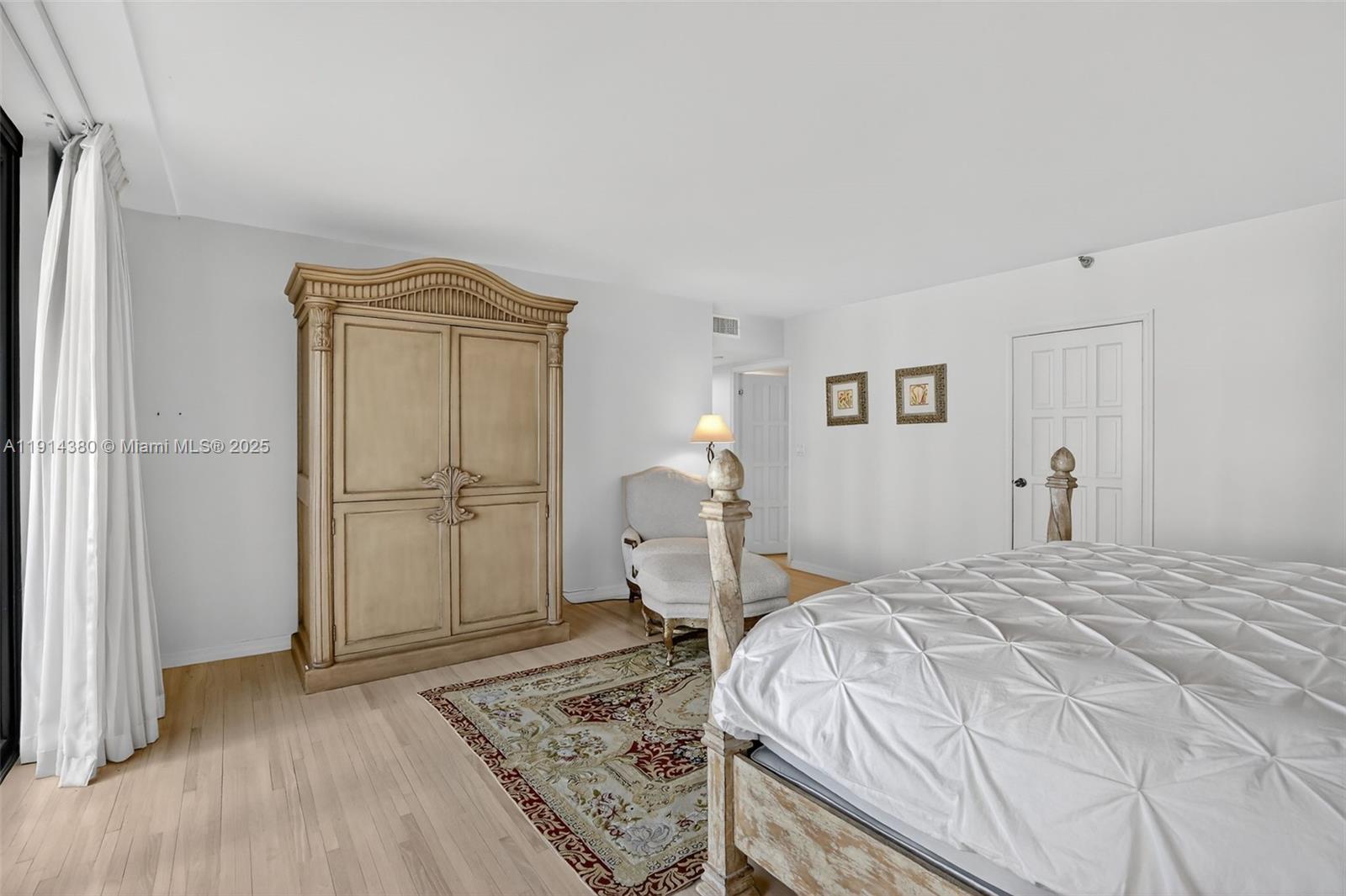 Aventura, Florida, 33180, United States, 3 Bedrooms Bedrooms, ,3 BathroomsBathrooms,Residential,For Sale,1994376