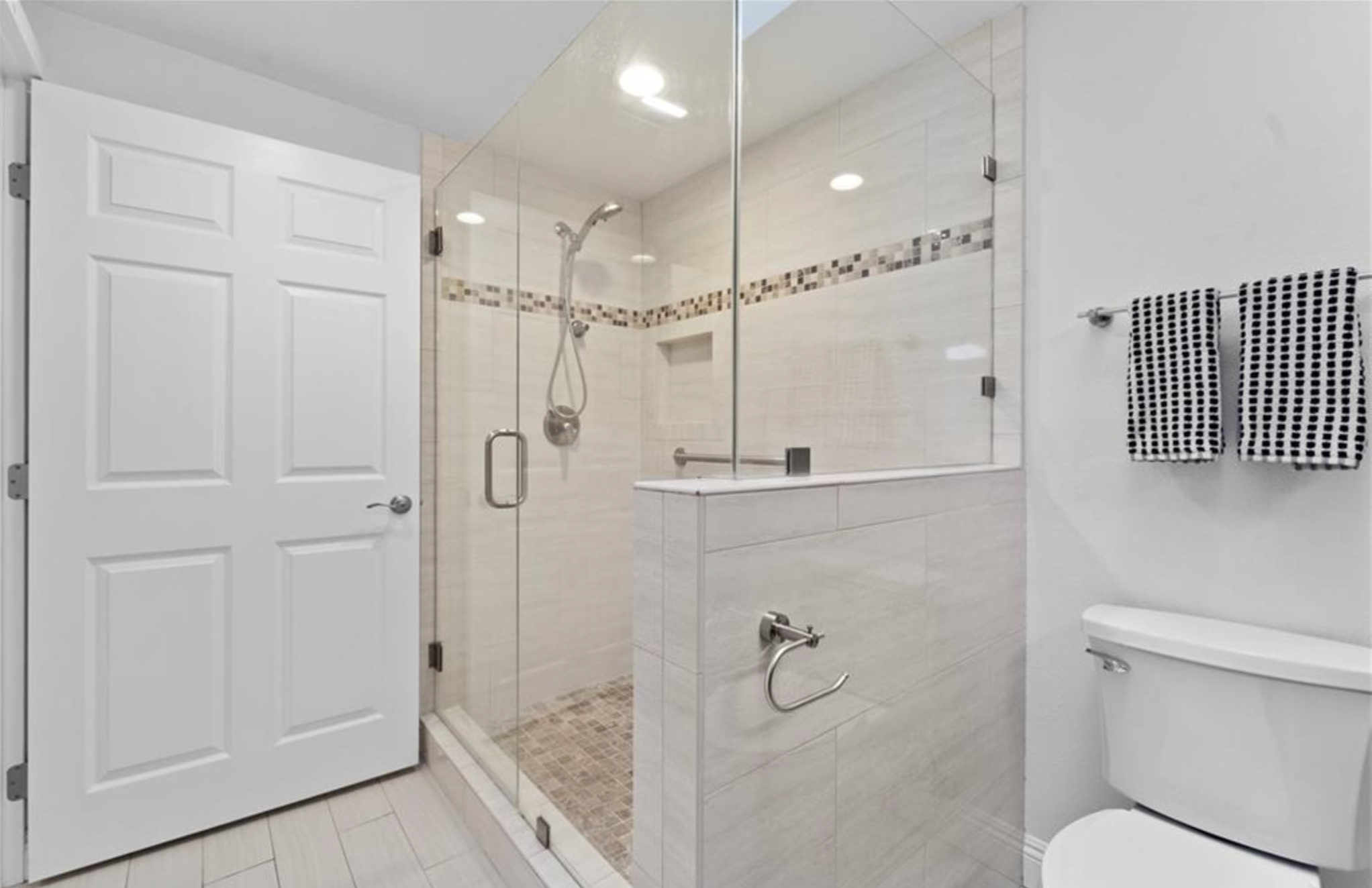 Seal Beach, California, 90740, United States, 2 Bedrooms Bedrooms, ,2 BathroomsBathrooms,Residential,For Sale,1996114