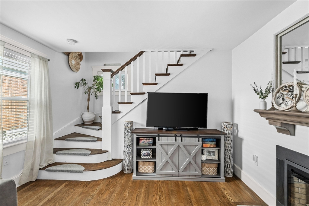 Swampscott, Massachusetts, 01907, United States, 3 Bedrooms Bedrooms, ,2 BathroomsBathrooms,Residential,For Sale,1979300