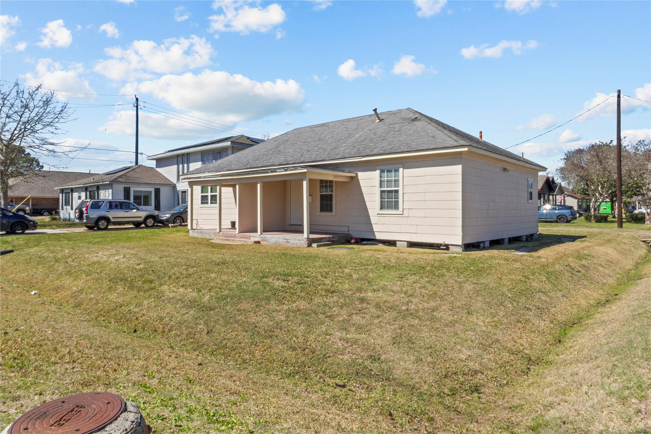 B St, LA Porte, TX 77571
