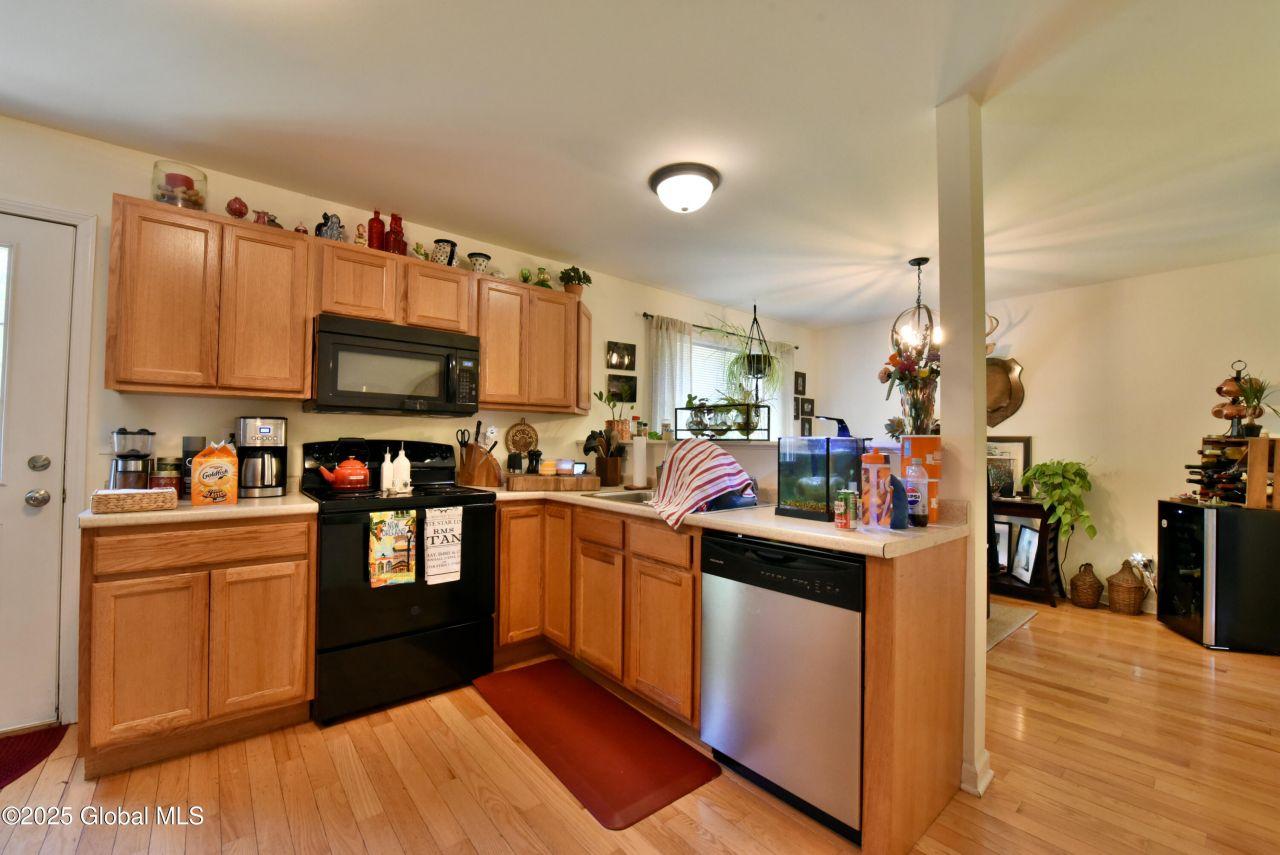 Halfmoon, New York, 12065, United States, 6 Bedrooms Bedrooms, ,6 BathroomsBathrooms,Residential,For Sale,1840061
