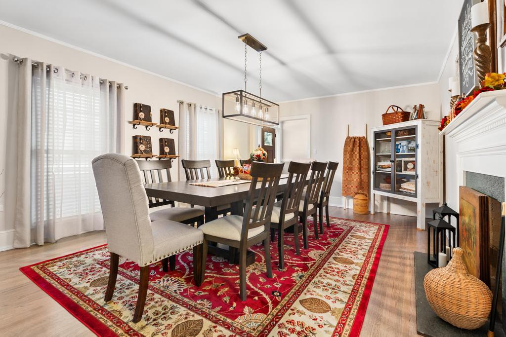 Hartwell, Georgia, 30643, United States, 4 Bedrooms Bedrooms, ,3 BathroomsBathrooms,Residential,For Sale,1989315