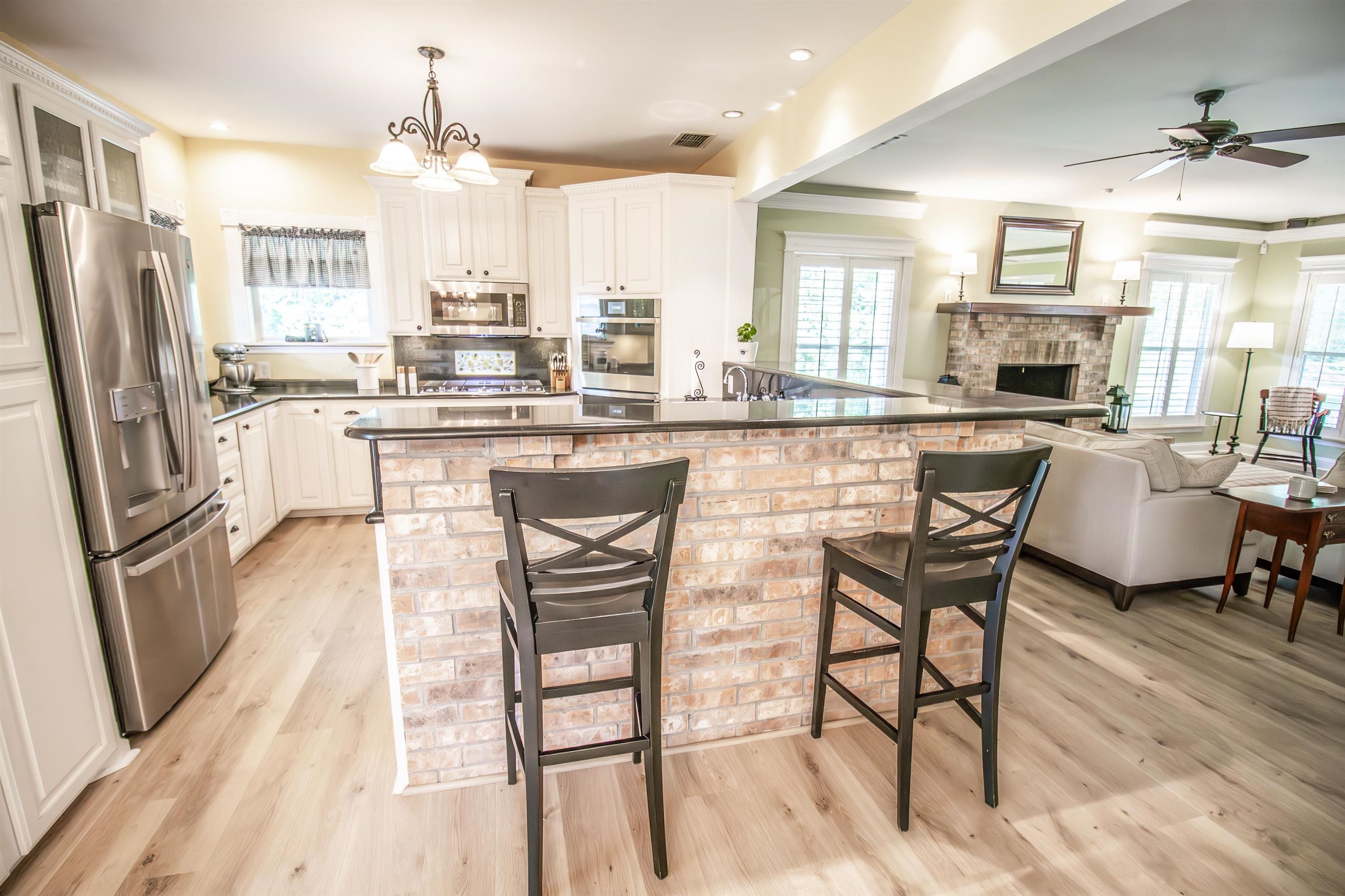 De Berry, Texas, 75639, United States, 4 Bedrooms Bedrooms, ,3 BathroomsBathrooms,Residential,For Sale,1980783