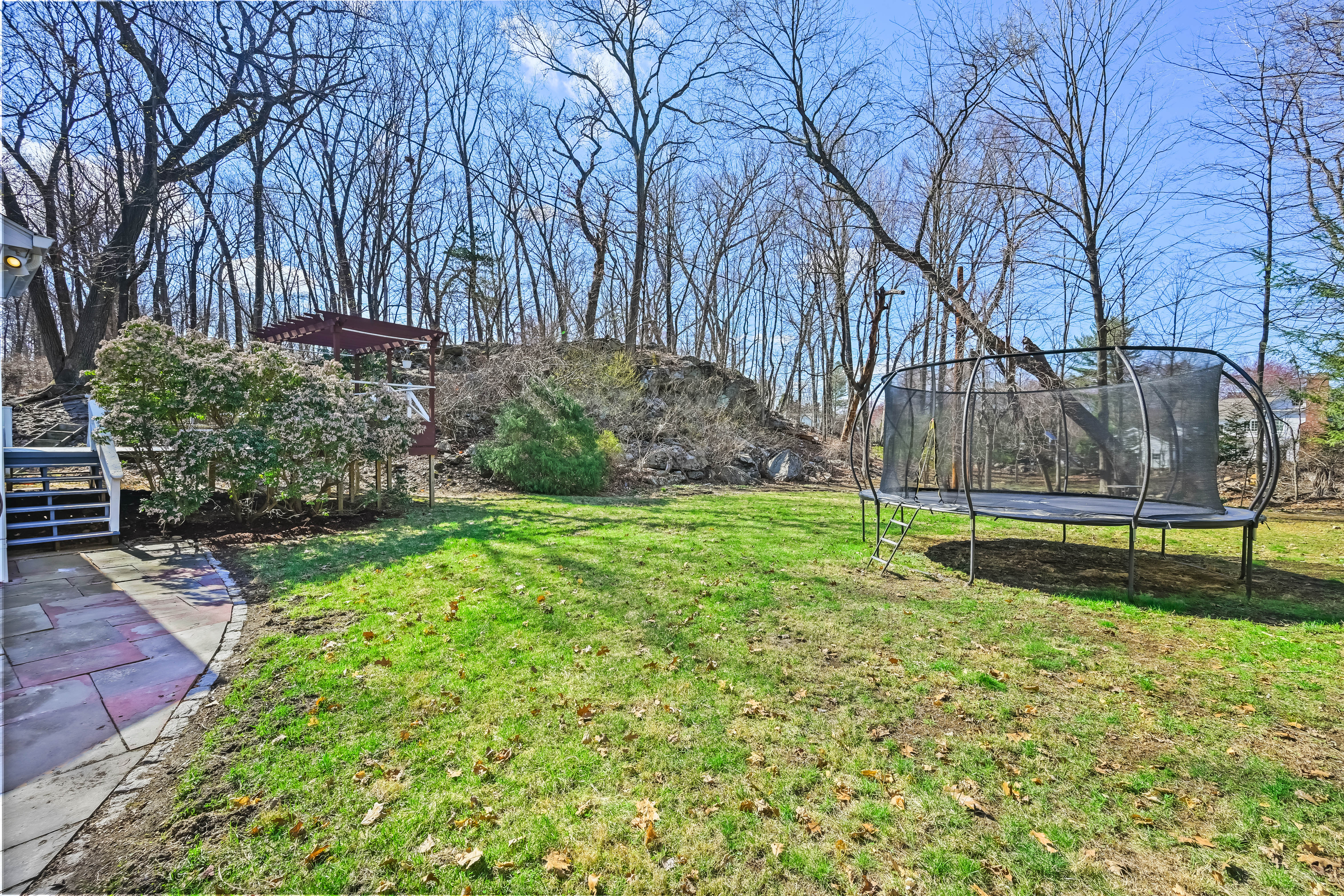  Unique Split-Level Residence - 物件實景