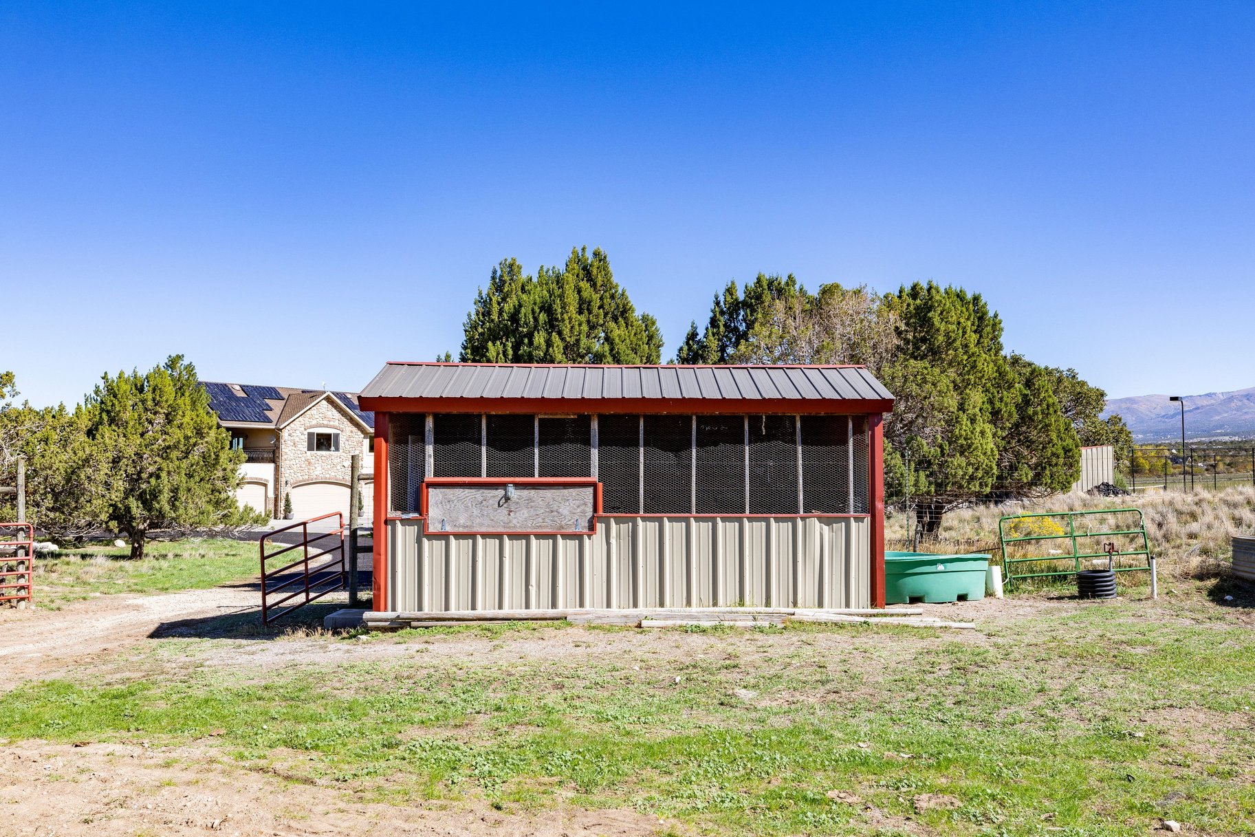  Family Compound with Sports Court, Privacy, and Horseshoe Mountain Views - 物件實景