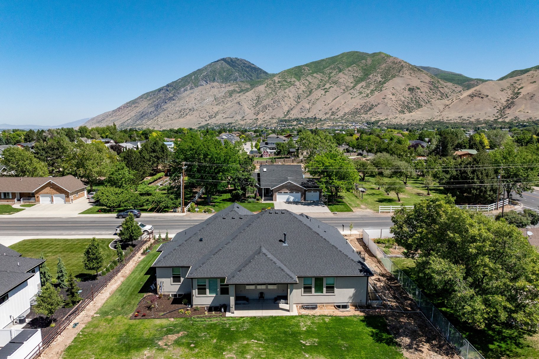  Single-Level Living with Stunning Mapleton Mountain Views - 物件實景