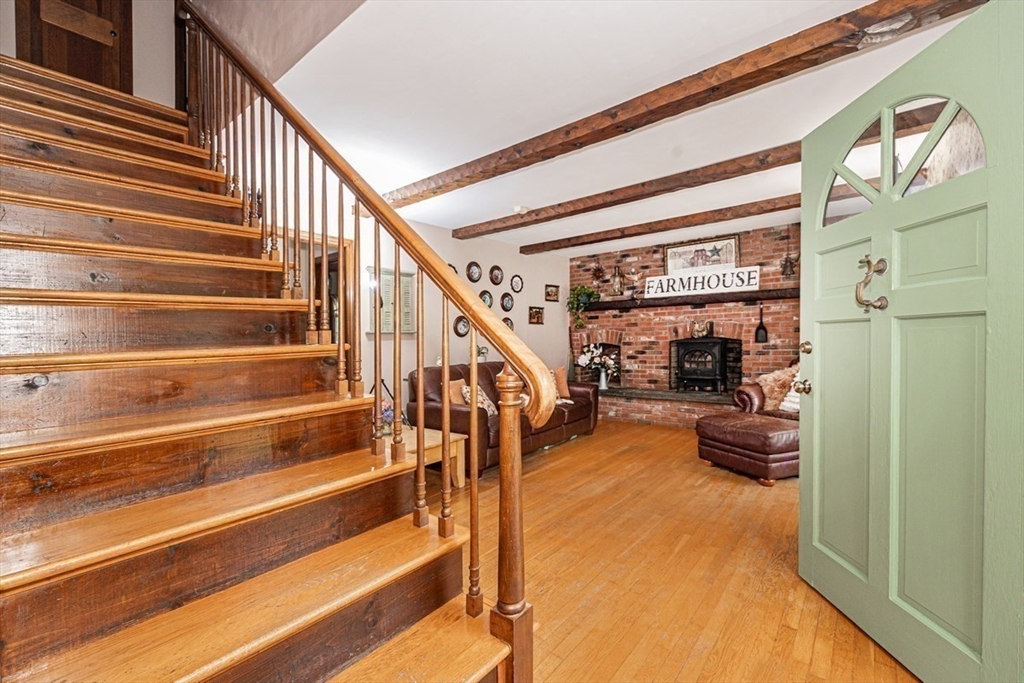 Rochester, Massachusetts, 02770, United States, 3 Bedrooms Bedrooms, ,2 BathroomsBathrooms,Residential,For Sale,1902514