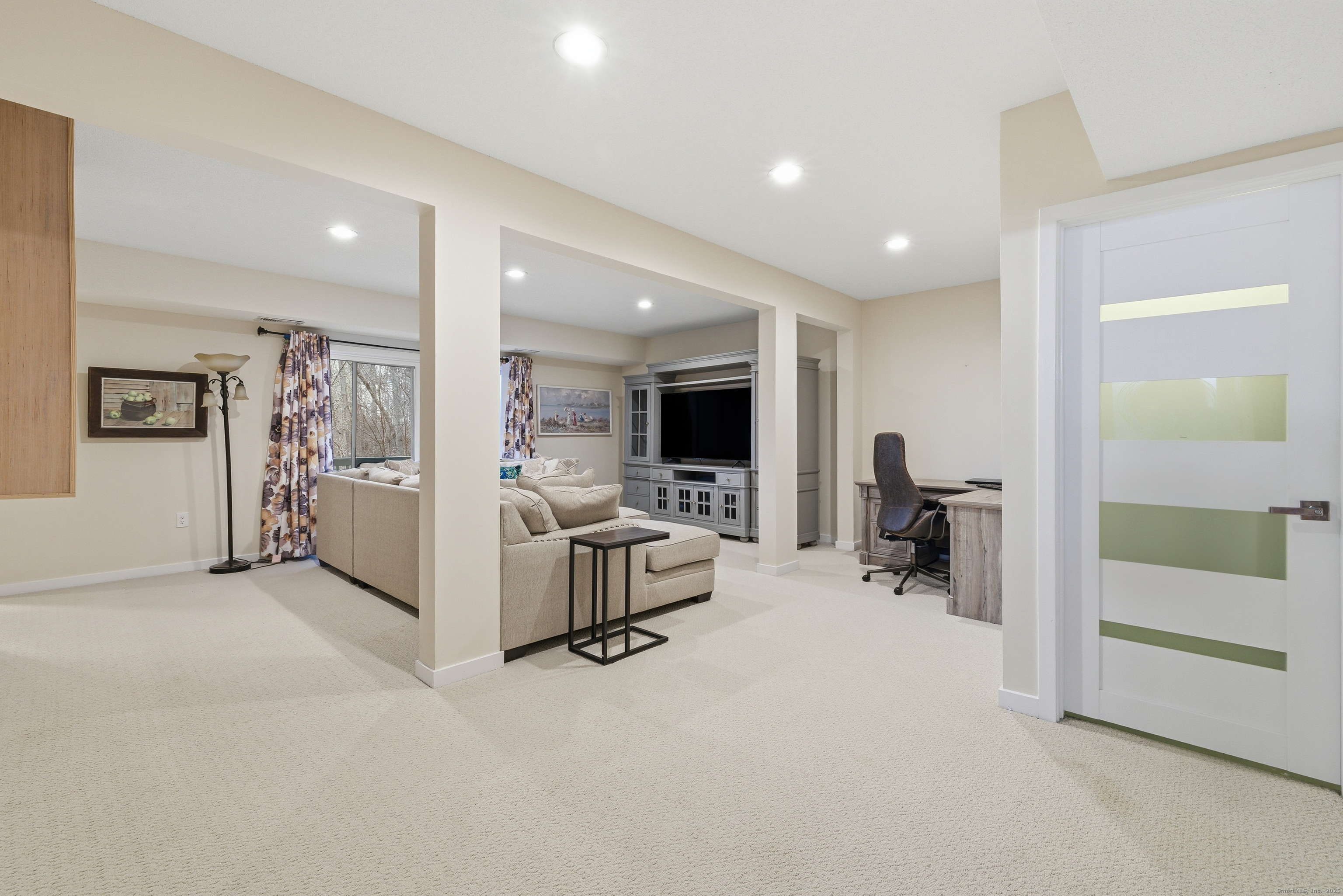 Avon, Connecticut, 06001, United States, 3 Bedrooms Bedrooms, ,4 BathroomsBathrooms,Residential,For Sale,1999811