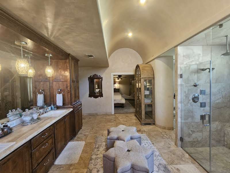 Carlsbad, New Mexico, 88220, United States, 5 Bedrooms Bedrooms, ,5 BathroomsBathrooms,Residential,For Sale,1984272