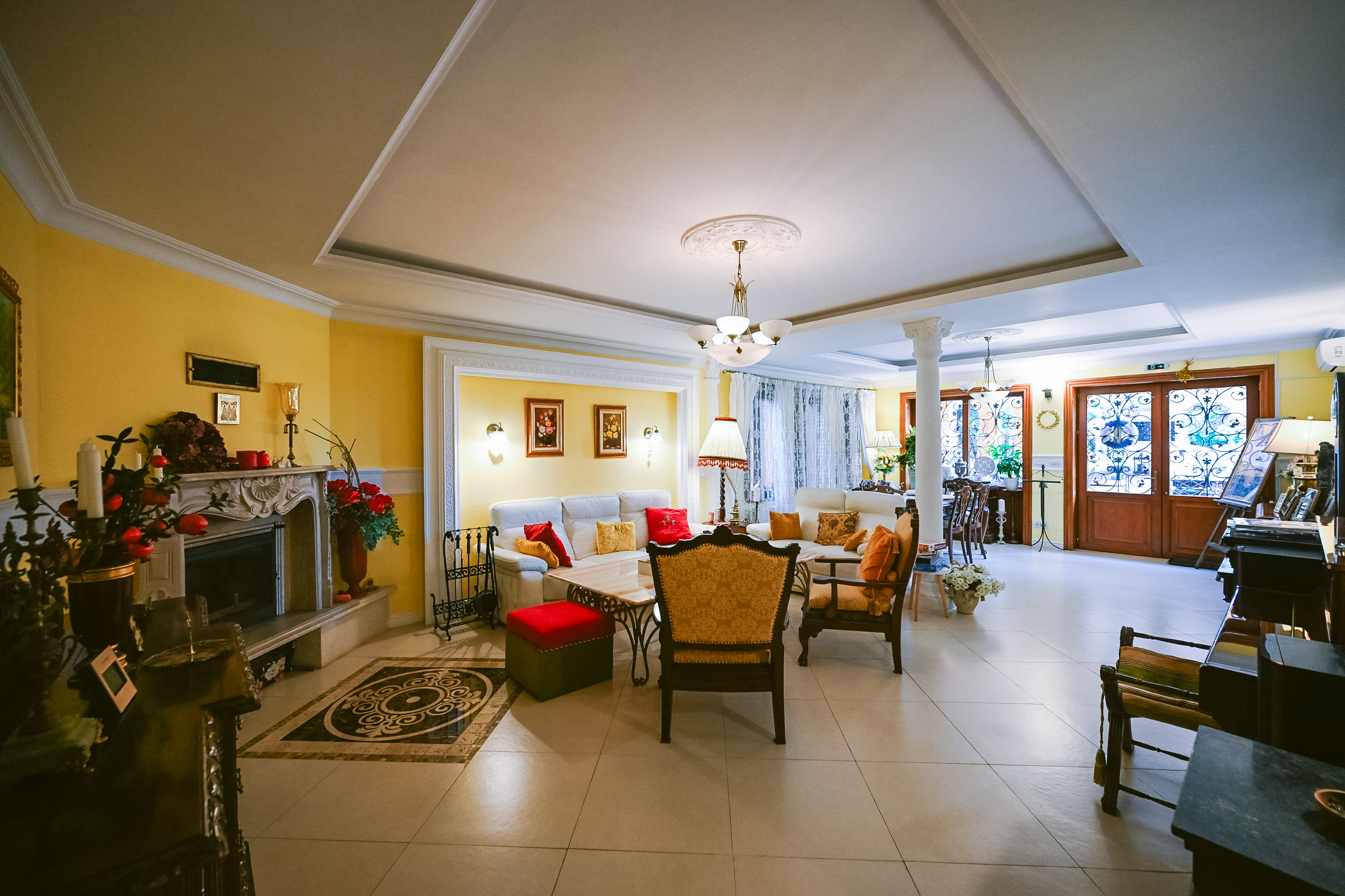  “La Conac” House, Versatile Estate with Heated Indoor Pool, Arad - 物件實景