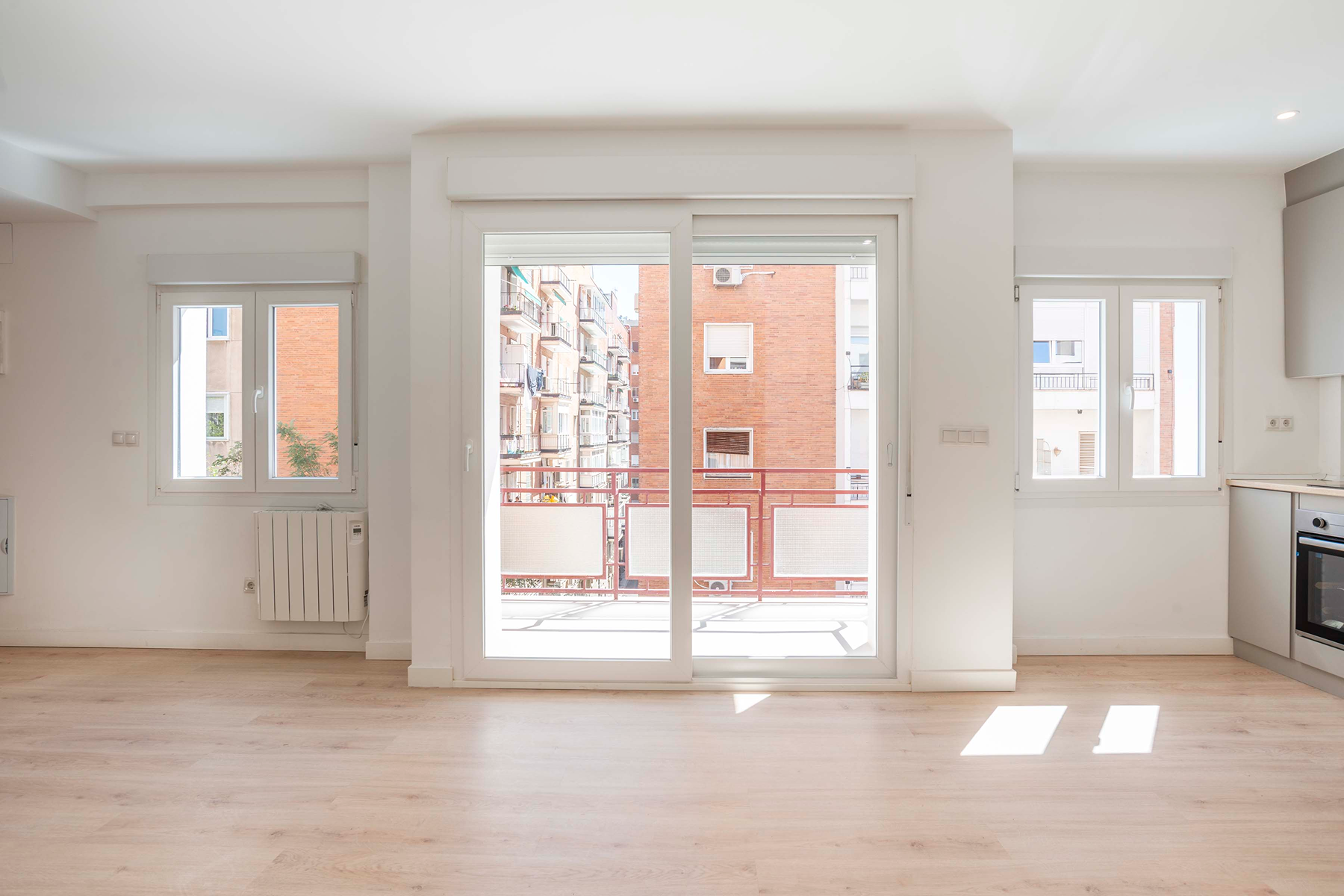  2-bedroom flat with small terrace, renovated and ready to move in - 物件實景