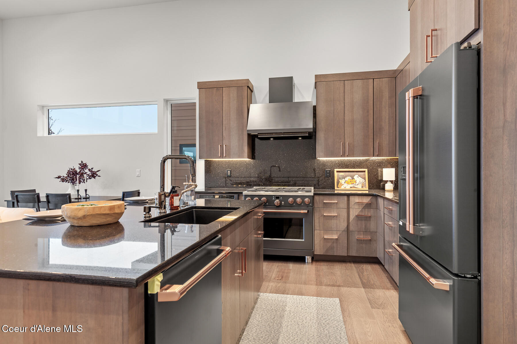 Coeur d'Alene, Idaho, 83814, United States, 3 Bedrooms Bedrooms, ,4 BathroomsBathrooms,Residential,For Sale,2002560