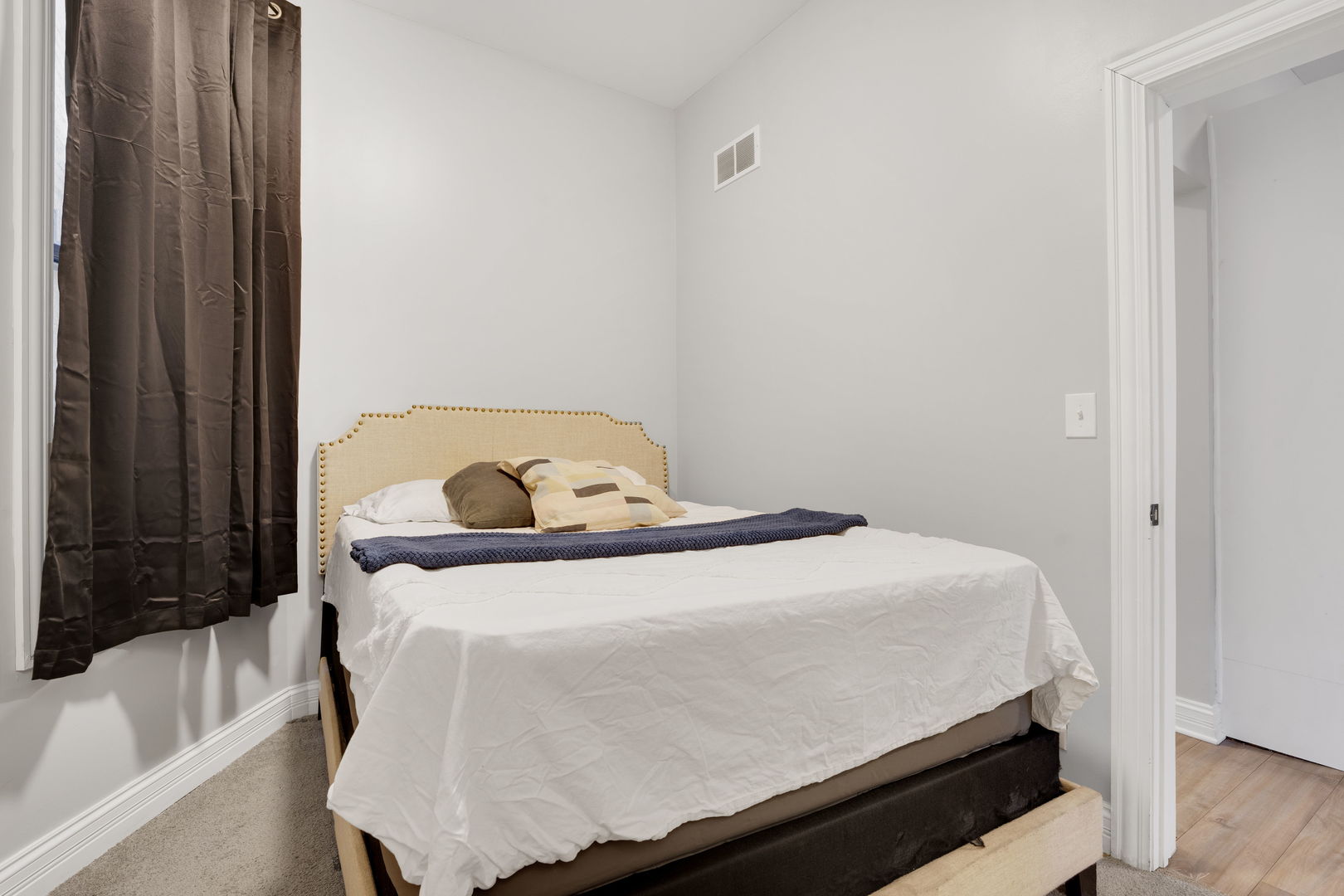 Chicago, Illinois, 60637, United States, 7 Bedrooms Bedrooms, ,Residential,For Sale,1699303