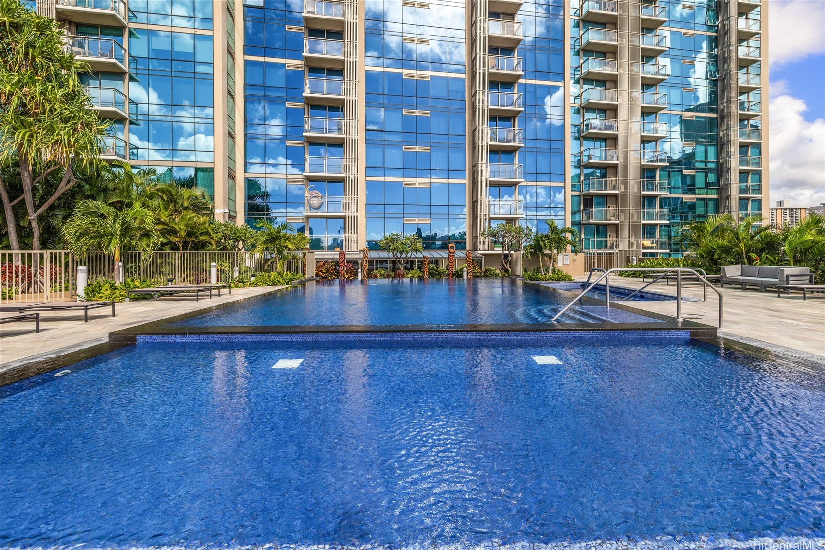 Honolulu, Hawaii, 96813, United States, 1 Bedroom Bedrooms, ,1 BathroomBathrooms,Residential,For Sale,1828131