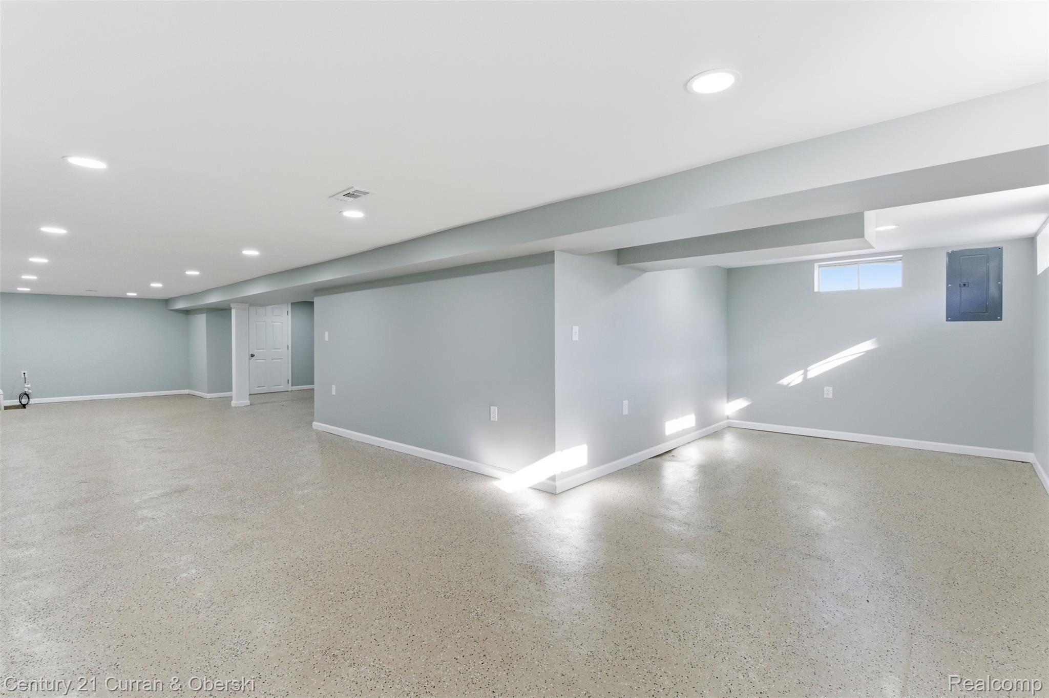 Brownstown Charter Township, Michigan, 48174, United States, 3 Bedrooms Bedrooms, ,2 BathroomsBathrooms,Residential,For Sale,1996649