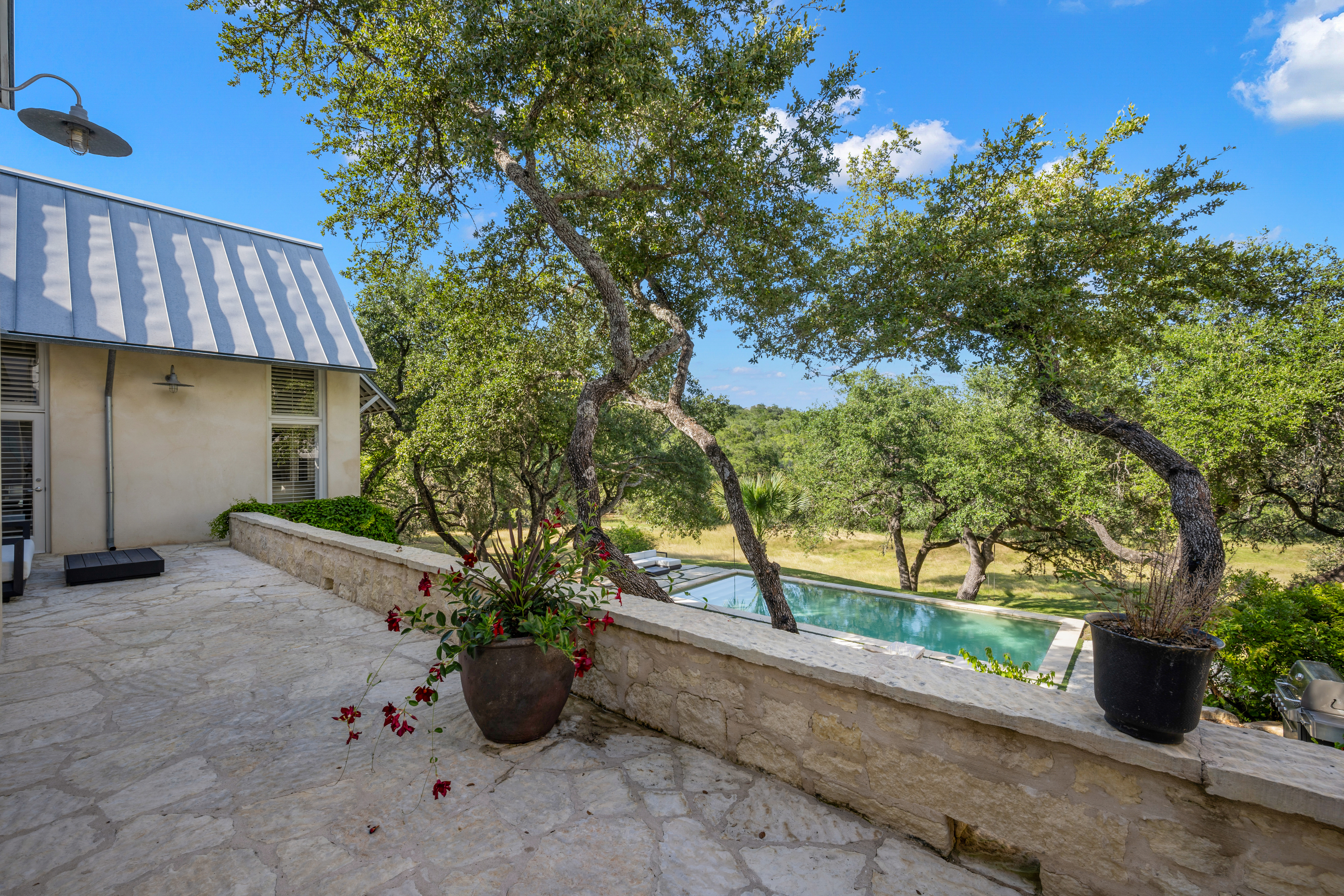  Hill Country Estate with Privacy and Presence - 物件實景