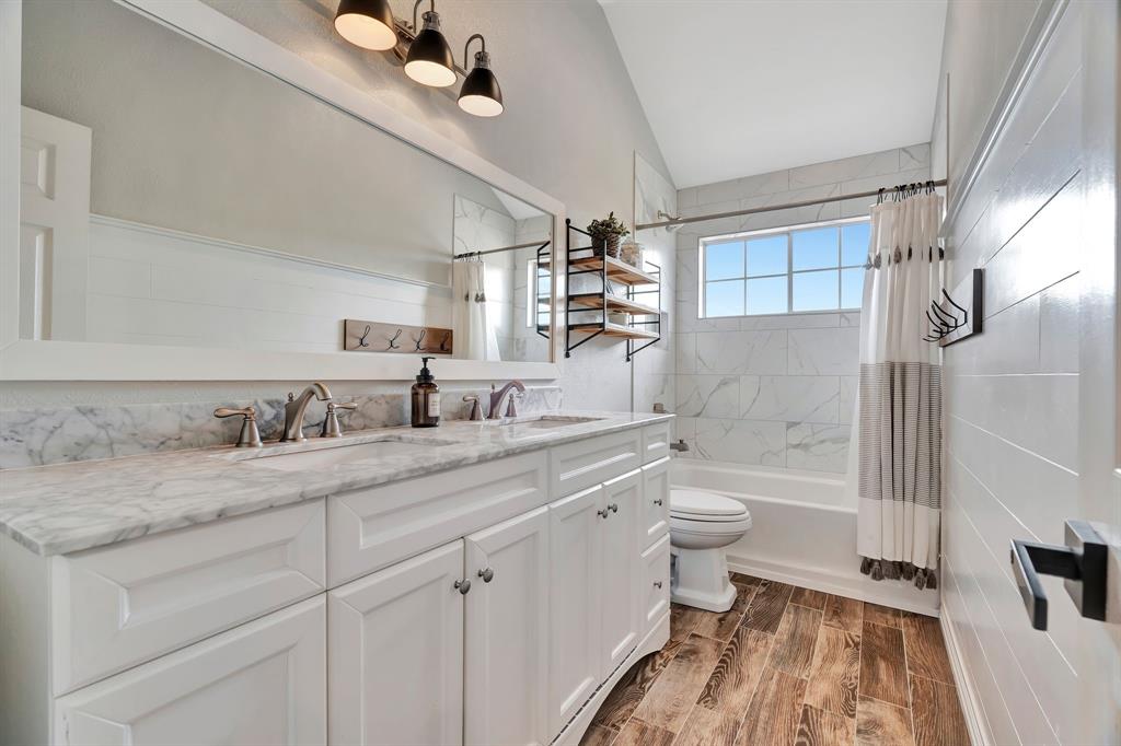 Highland Village, Texas, 75077, United States, 4 Bedrooms Bedrooms, ,3 BathroomsBathrooms,Residential,For Sale,1828094