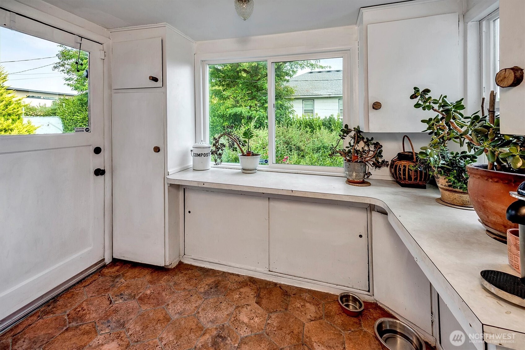 Seattle, Washington, 98108, United States, 4 Bedrooms Bedrooms, ,2 BathroomsBathrooms,Residential,For Sale,1912316