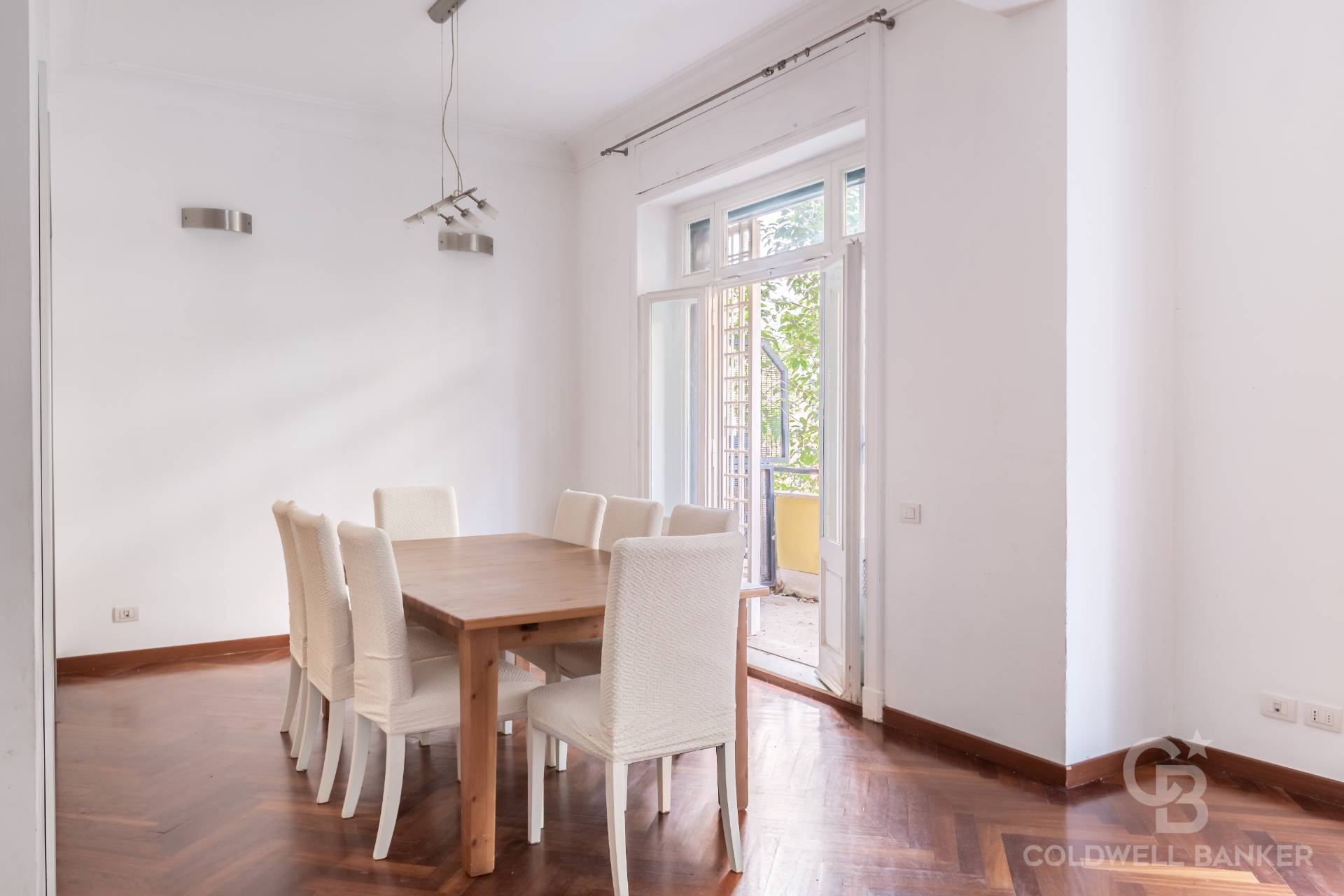 Roma, Roma, 00100, IT, 2 Bedrooms Bedrooms, ,2 BathroomsBathrooms,Residential,For Sale,1803956