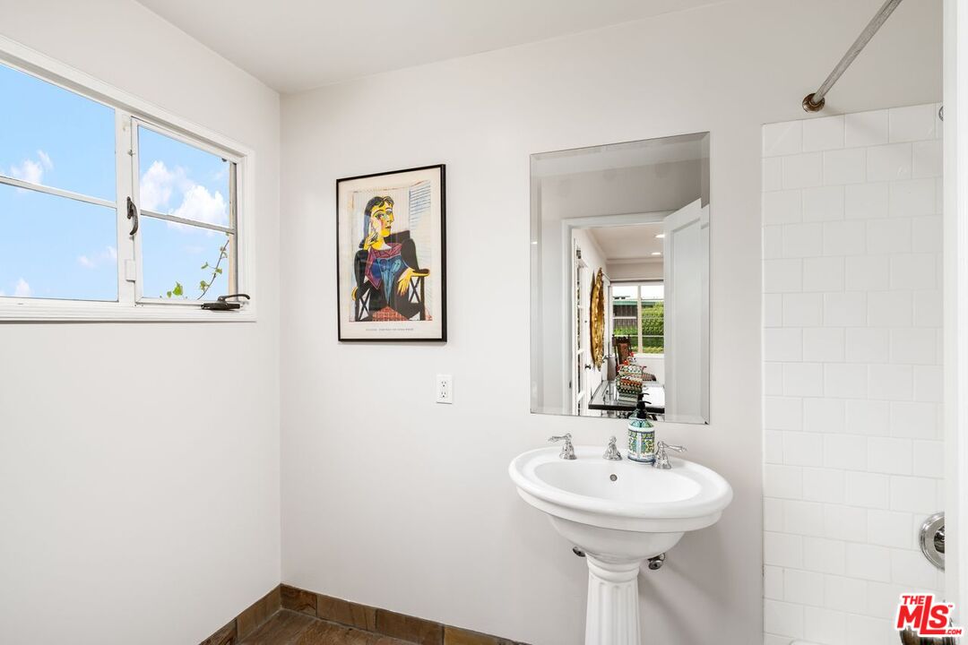 Los Angeles, California, 90027, United States, 4 Bedrooms Bedrooms, ,4 BathroomsBathrooms,Residential,For Sale,1898914