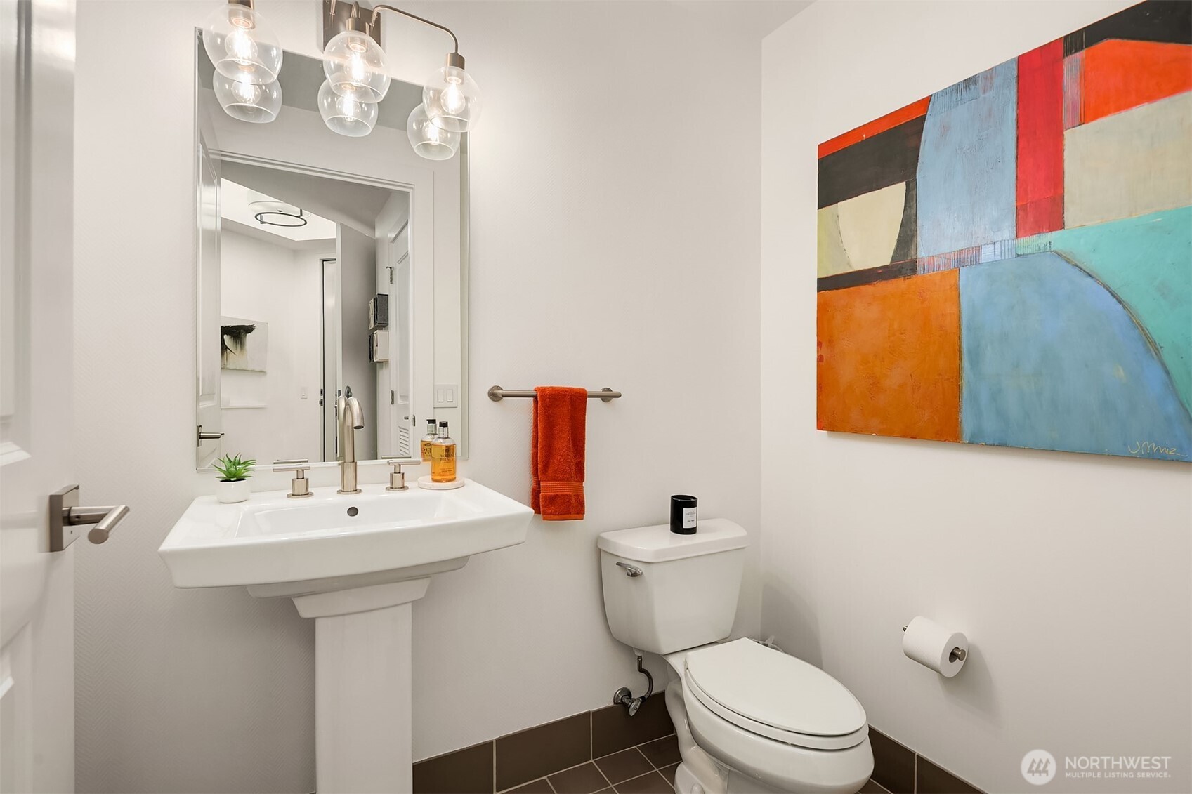 Seattle, Washington, 98101, United States, 1 Bedroom Bedrooms, ,2 BathroomsBathrooms,Residential,For Sale,1913500