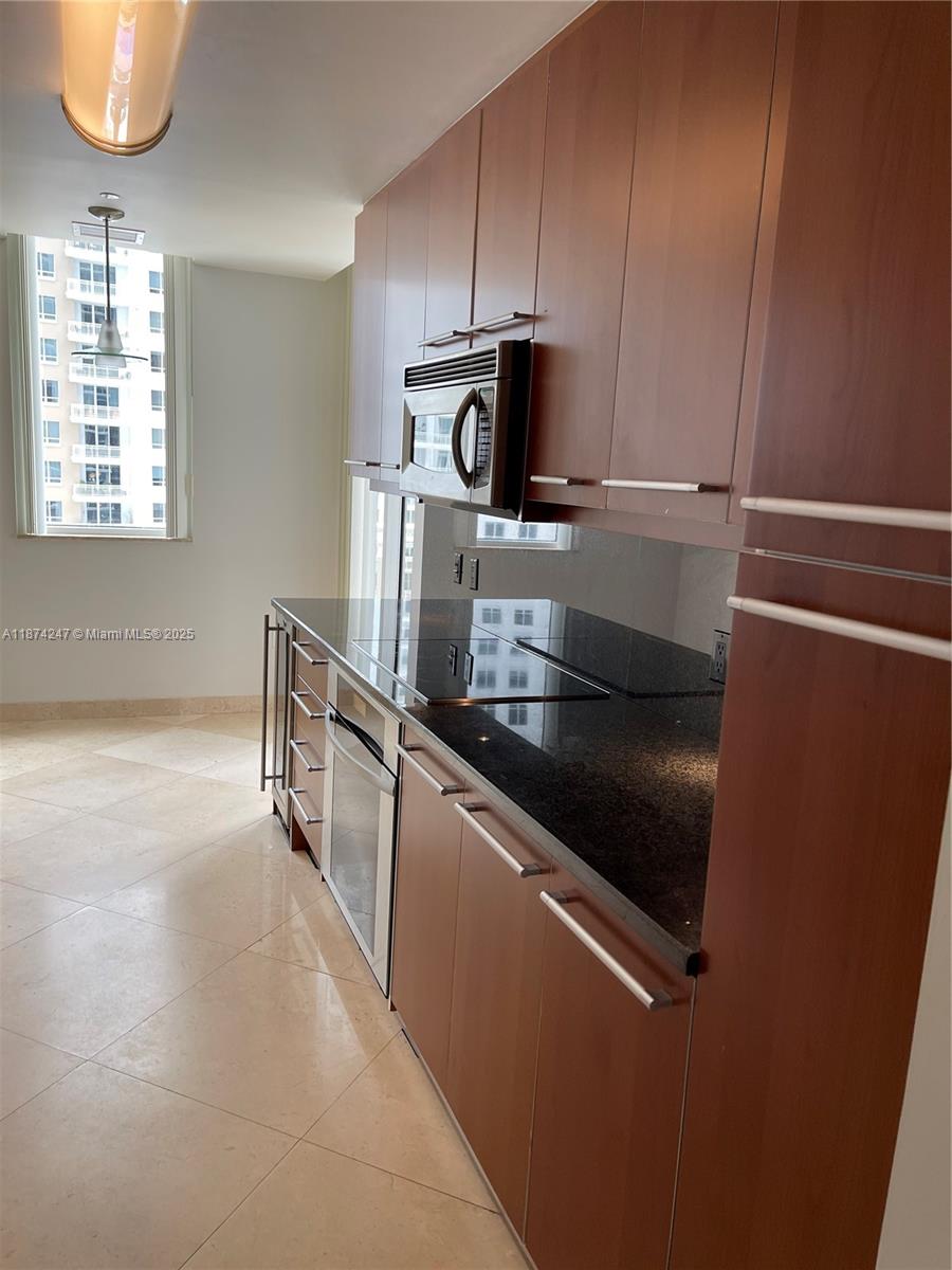 Miami, Florida, 33131, United States, 2 Bedrooms Bedrooms, ,3 BathroomsBathrooms,Residential,For Sale,1942203