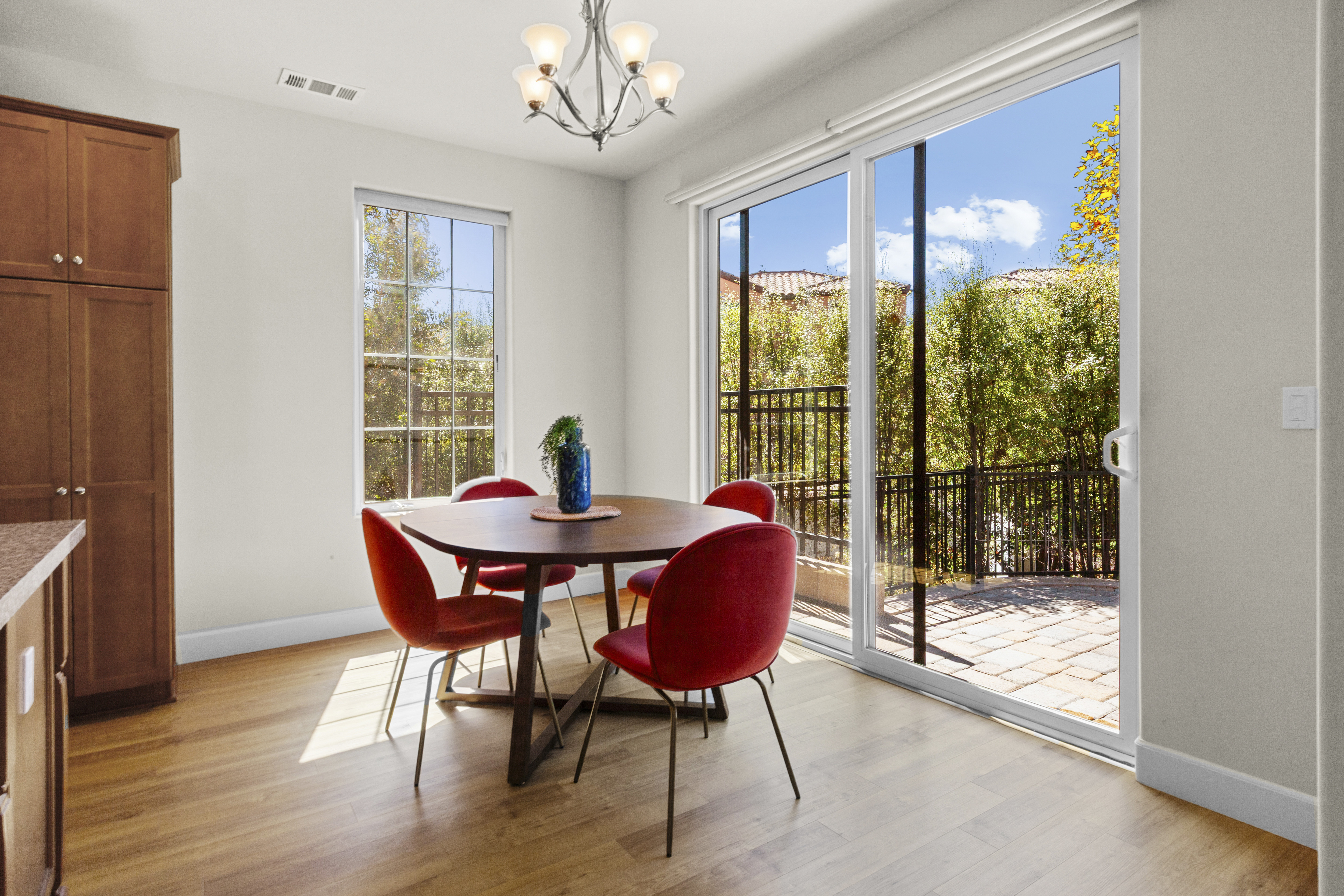  Elegant Hillside Living in Coveted Toscano - 物件實景