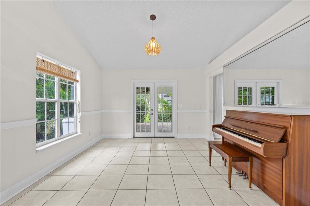 Tarpon Springs, Florida, 34689, United States, 4 Bedrooms Bedrooms, ,2 BathroomsBathrooms,Residential,For Sale,1920120