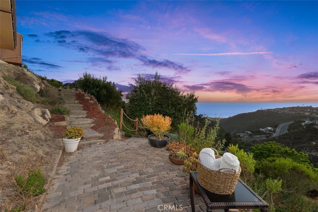 Laguna Beach, California, 92651, United States, 5 Bedrooms Bedrooms, ,6 BathroomsBathrooms,Residential,For Sale,1908512