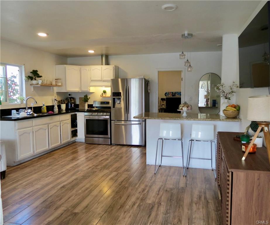 Los Angeles, California, 90044, United States, 3 Bedrooms Bedrooms, ,2 BathroomsBathrooms,Residential,For Sale,1899668