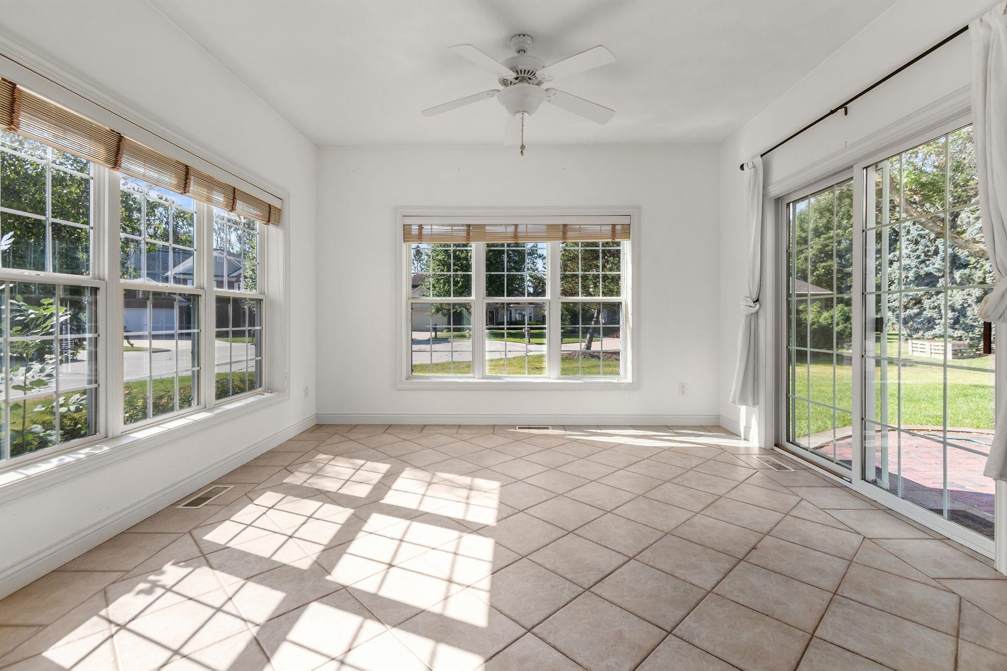 NEENAH, Wisconsin, 54956, United States, 4 Bedrooms Bedrooms, ,4 BathroomsBathrooms,Residential,For Sale,1955274