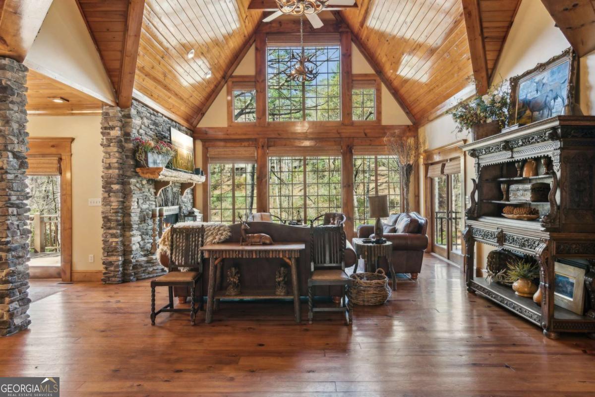 Ellijay, Georgia, 30536, United States, 5 Bedrooms Bedrooms, ,4 BathroomsBathrooms,Residential,For Sale,1880037