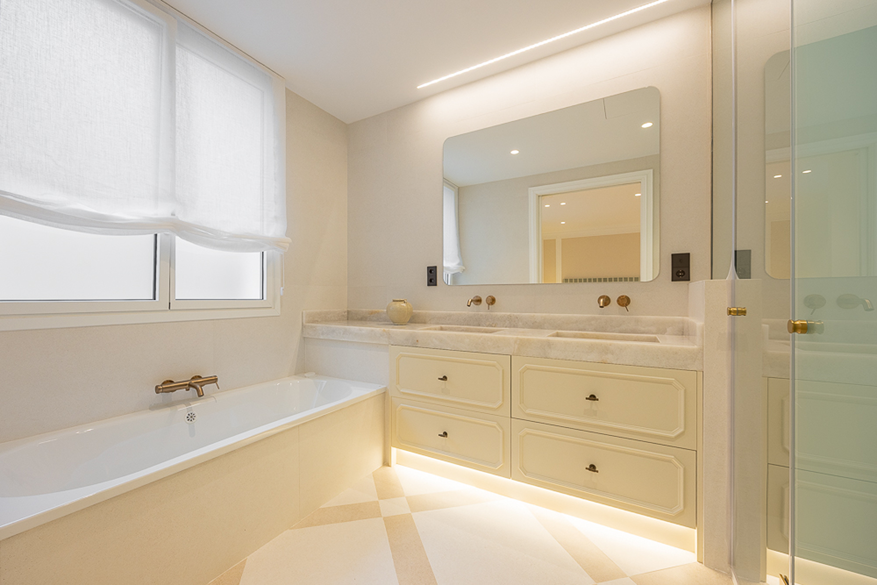  Exclusive flat with 3 suites in a classic building in Almagro, Madrid - 物件實景