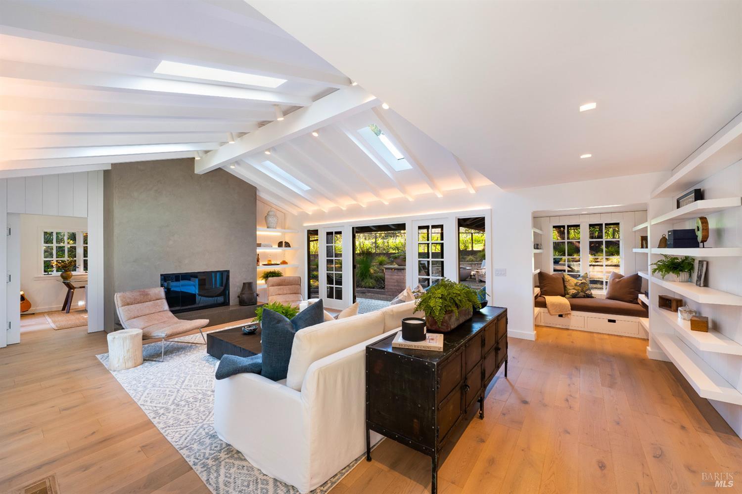 St. Helena, California, 94574, United States, 3 Bedrooms Bedrooms, ,5 BathroomsBathrooms,Residential,For Sale,1998865