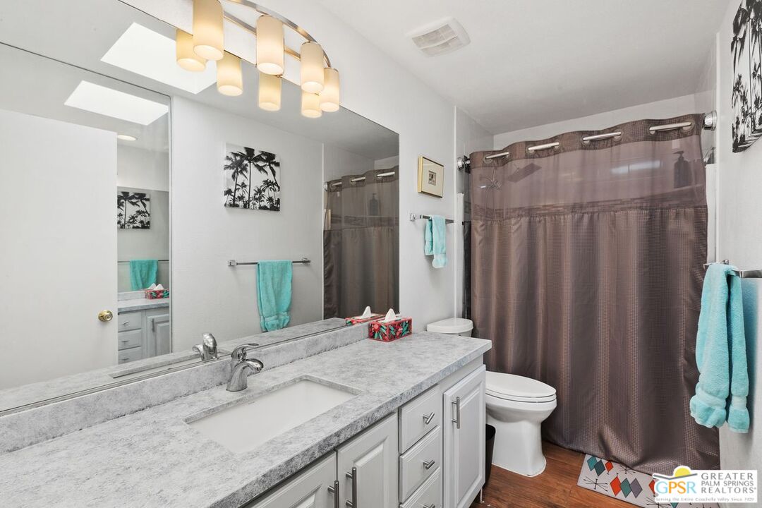 70 Majorca Dr, Rancho Mirage, California, 92270, United States, 3 Bedrooms Bedrooms, ,2 BathroomsBathrooms,Residential,For Sale,70 Majorca Dr,1609680