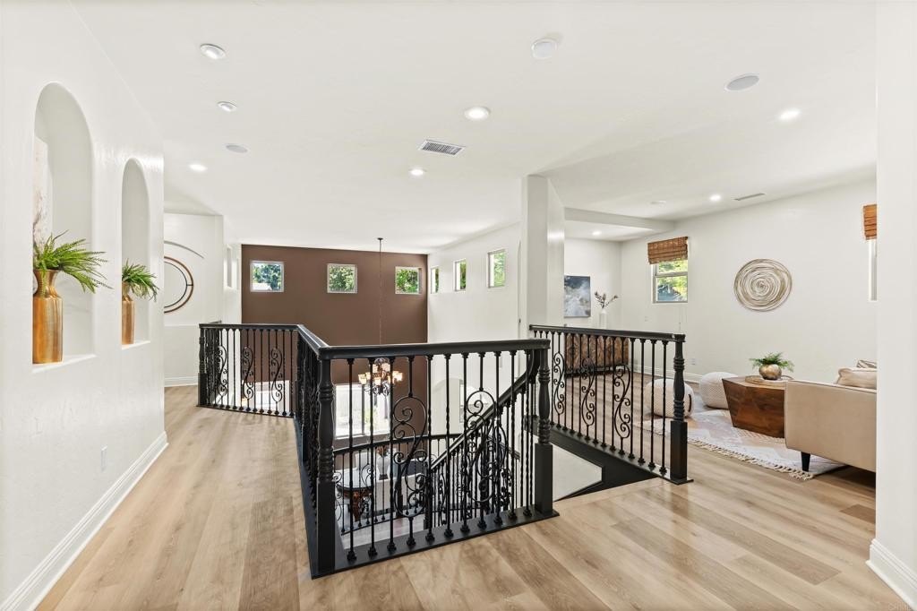 Chula Vista, California, 91910, United States, 5 Bedrooms Bedrooms, ,6 BathroomsBathrooms,Residential,For Sale,1996956