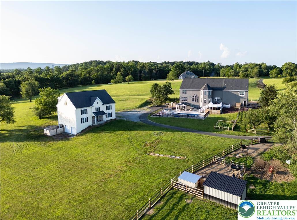 Bushkill Twp, Pennsylvania, 18064, United States, 14 Bedrooms Bedrooms, ,9 BathroomsBathrooms,Residential,For Sale,1903016
