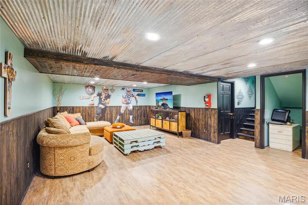 Sullivan, Missouri, 63080, United States, 5 Bedrooms Bedrooms, ,5 BathroomsBathrooms,Residential,For Sale,1906058
