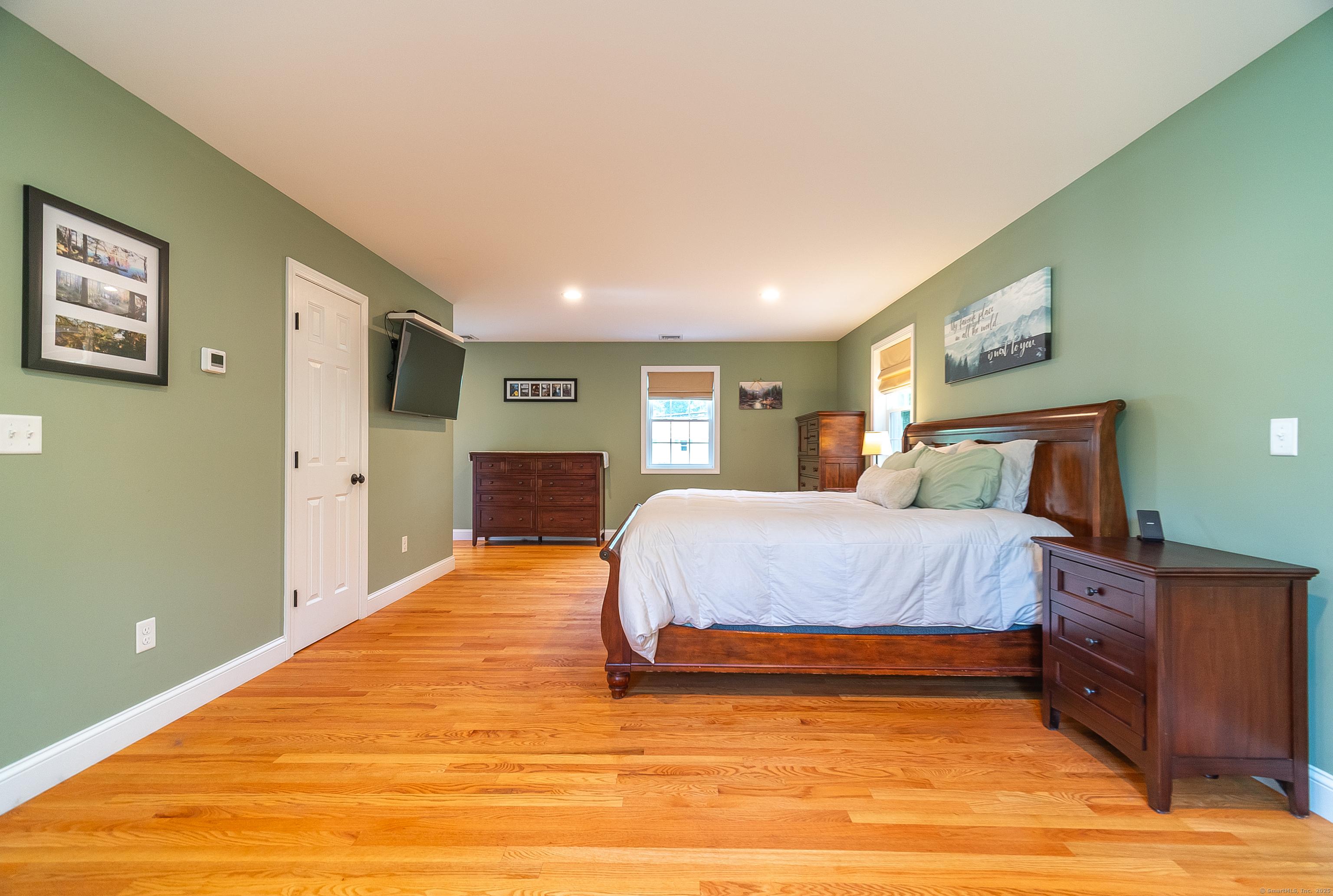 Southington, Connecticut, 06489, United States, 4 Bedrooms Bedrooms, ,4 BathroomsBathrooms,Residential,For Sale,1938423