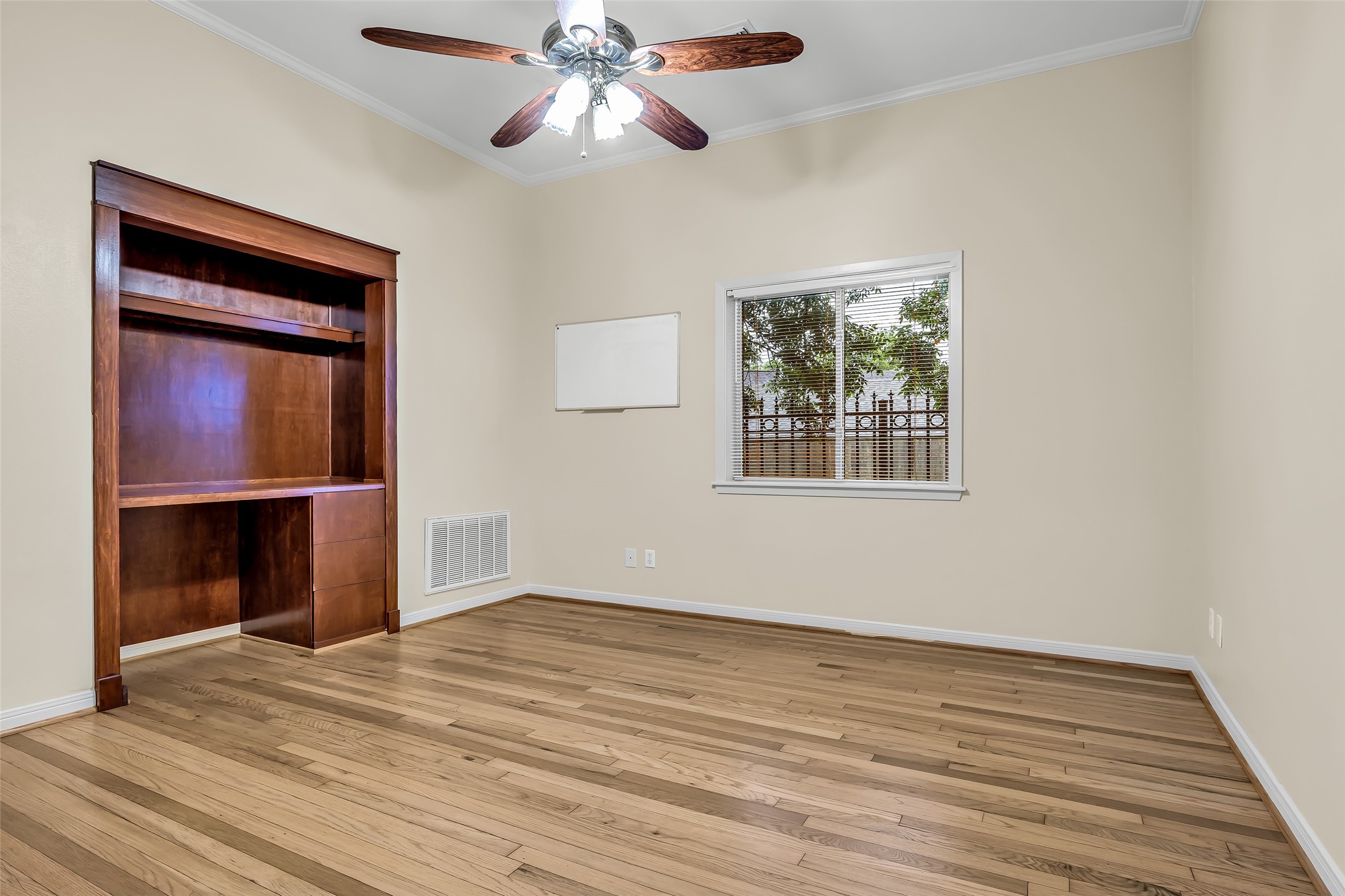  3201 White Oak Drive - 物件實景
