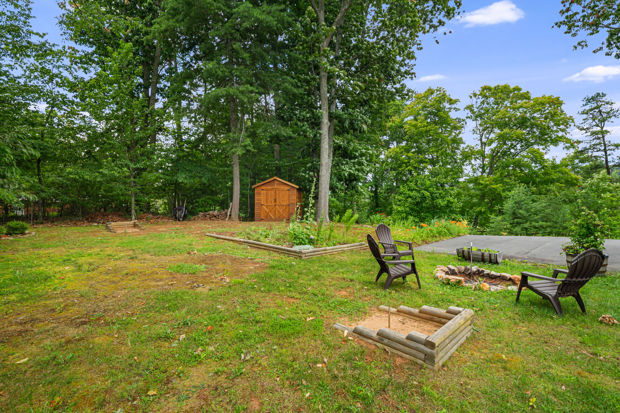 Mars Hill, North Carolina, 28754, United States, 3 Bedrooms Bedrooms, ,3 BathroomsBathrooms,Residential,For Sale,1923227