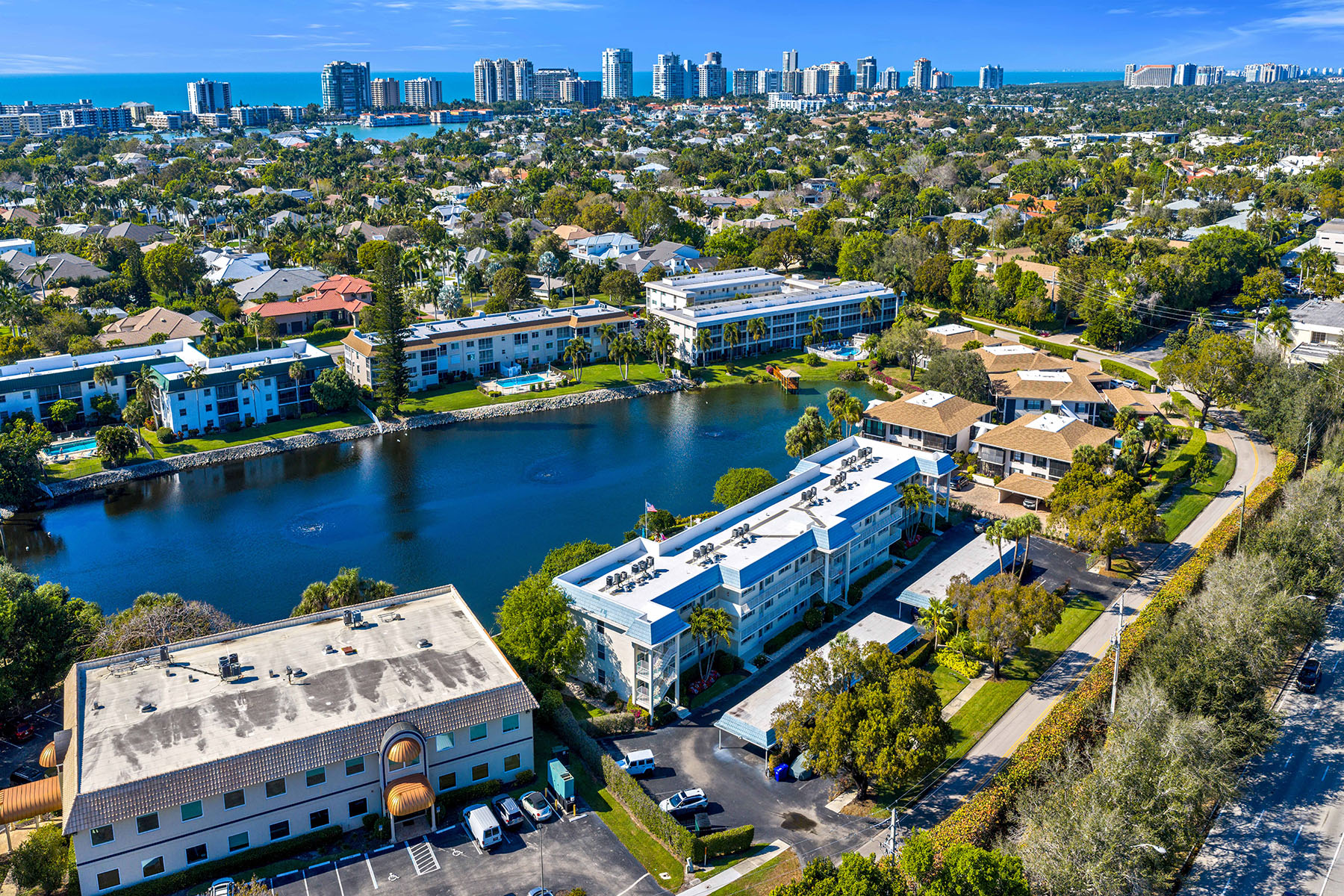  MOORINGS - CAMELOT CLUB - 物件實景