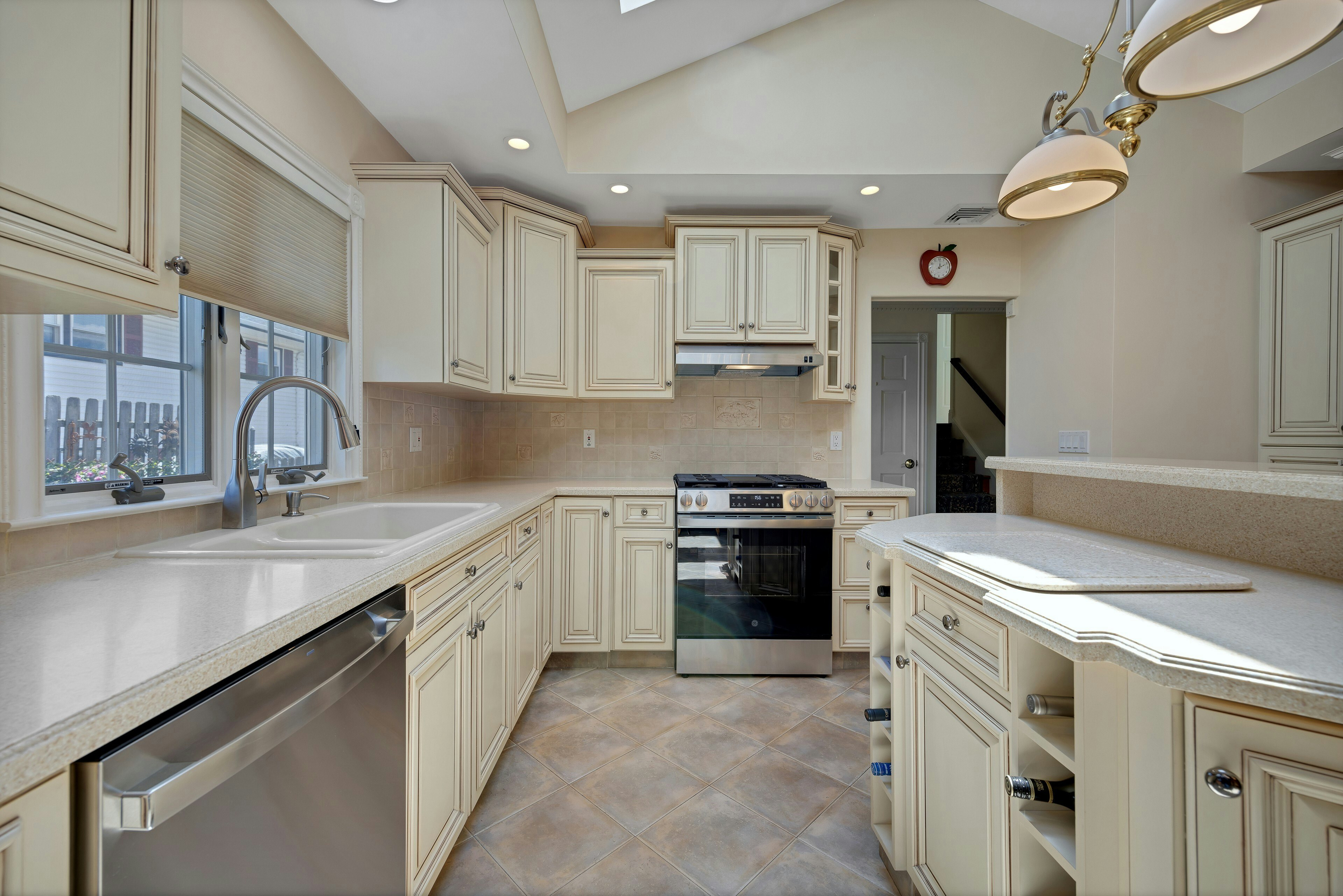  184 West Passaic Ave, Rutherford, NJ 07070 - 物件實景