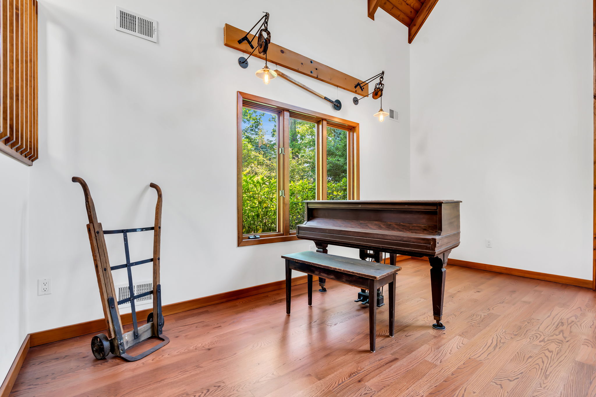  267 E Highland Avenue - 物件實景