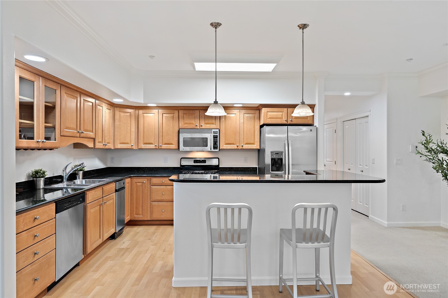 Tacoma, Washington, 98405, United States, 2 Bedrooms Bedrooms, ,2 BathroomsBathrooms,Residential,For Sale,2003445