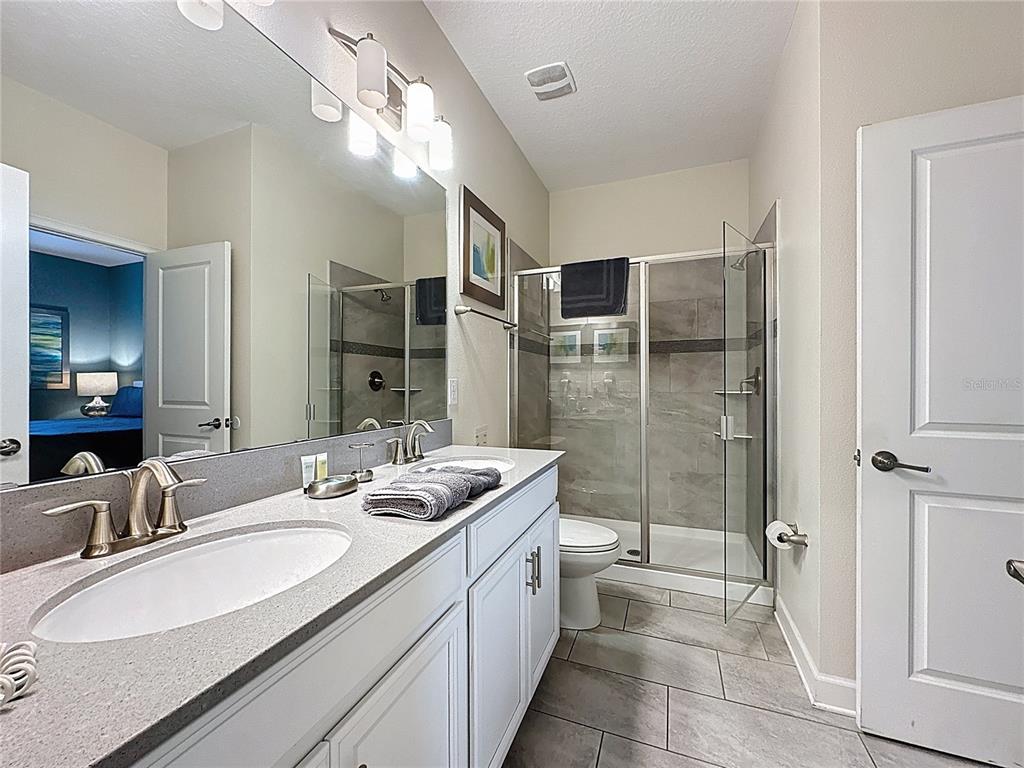 Davenport, Florida, 33896, United States, 8 Bedrooms Bedrooms, ,5 BathroomsBathrooms,Residential,For Sale,1992116