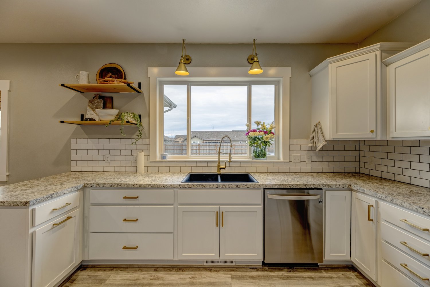 Ranchester, Wyoming, 82839, United States, 4 Bedrooms Bedrooms, ,3 BathroomsBathrooms,Residential,For Sale,1990445