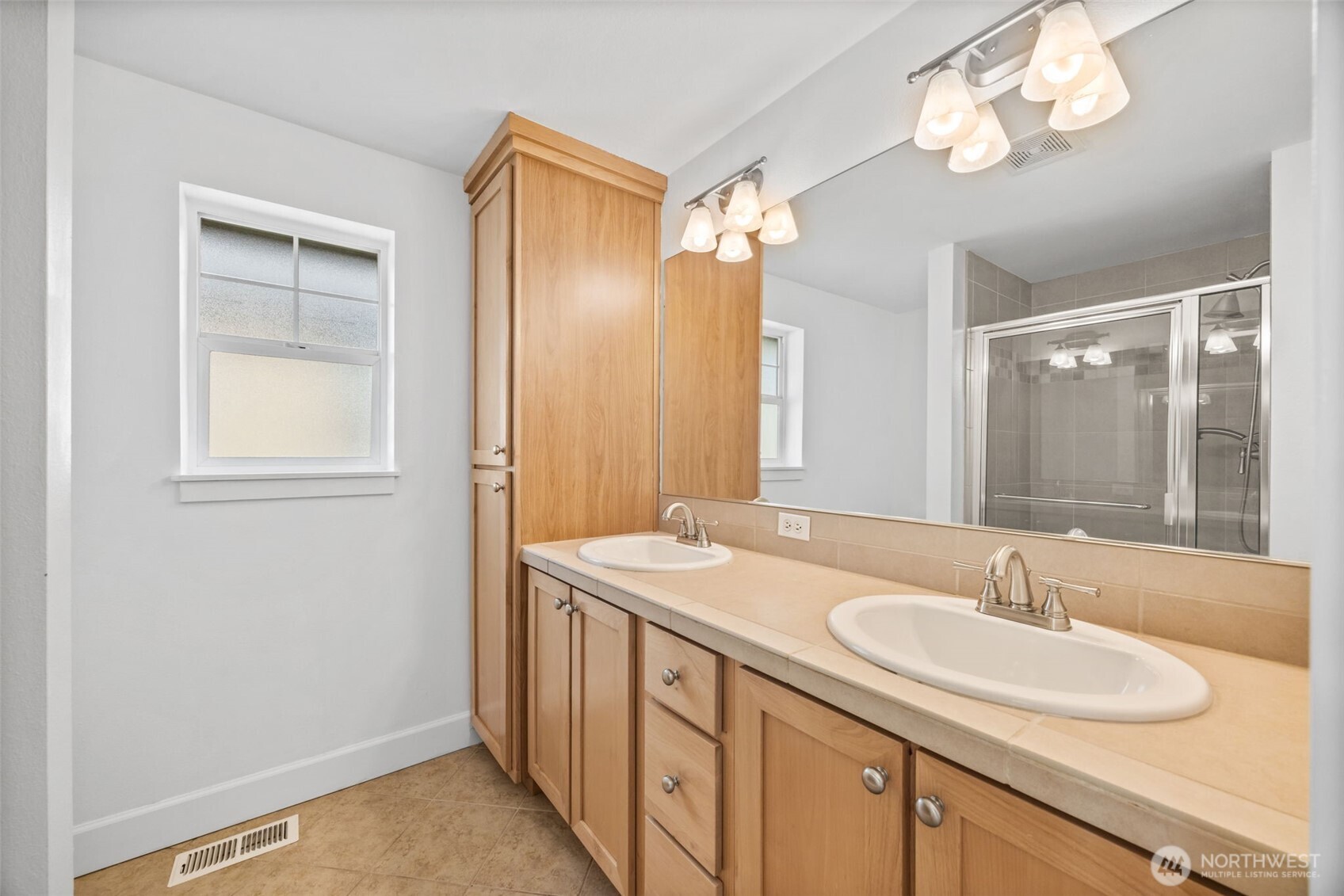 Seattle, Washington, 98106, United States, 2 Bedrooms Bedrooms, ,2 BathroomsBathrooms,Residential,For Sale,1991706