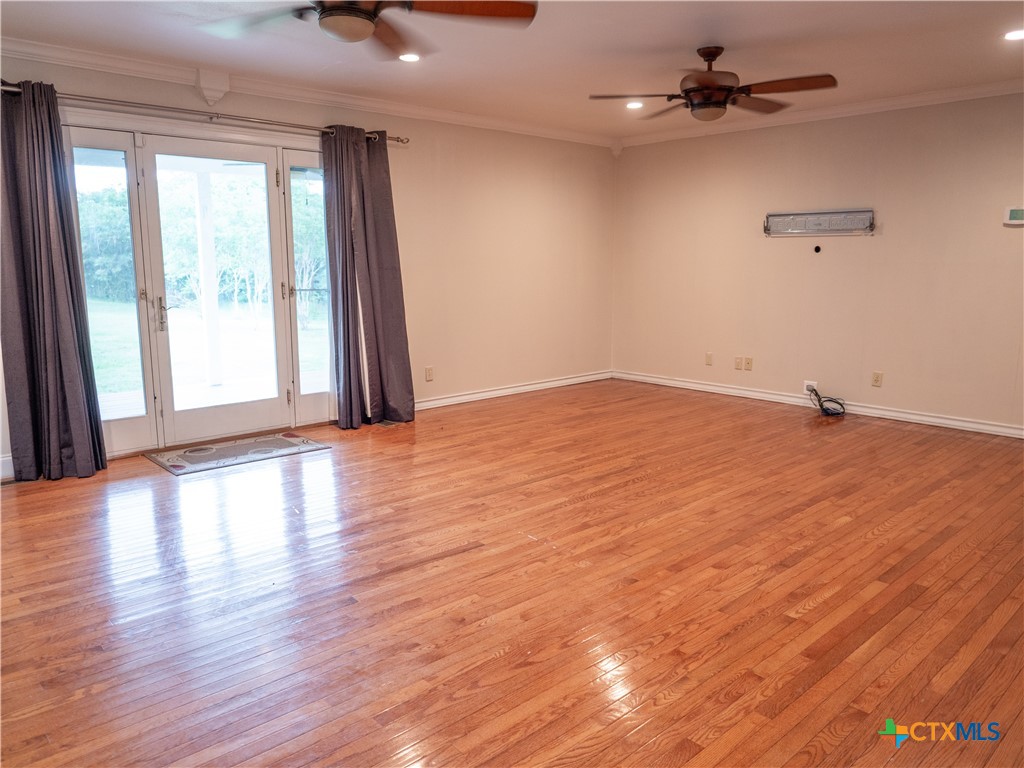Victoria, Texas, 77905, United States, 5 Bedrooms Bedrooms, ,4 BathroomsBathrooms,Residential,For Sale,1882590